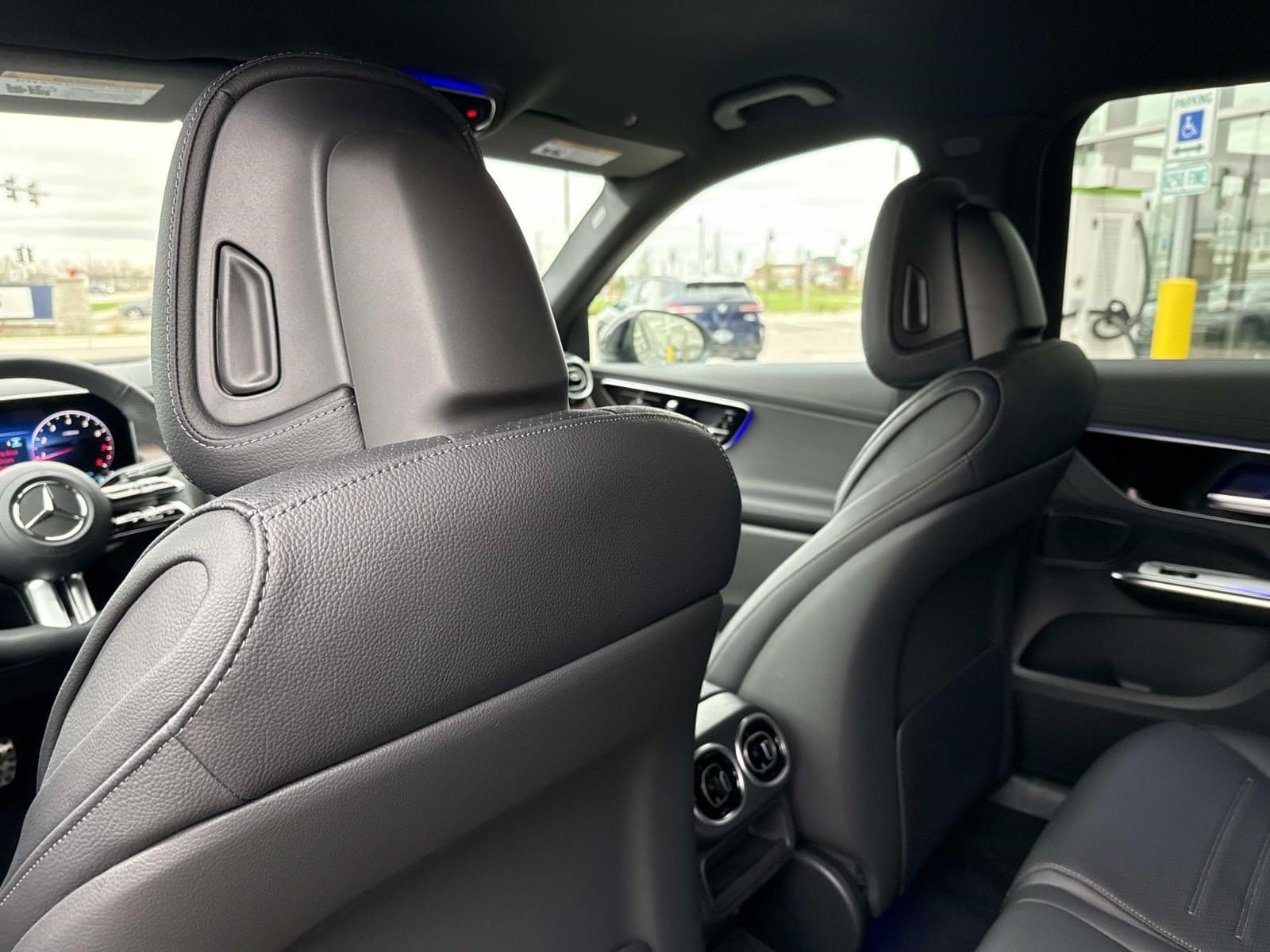2025 Mercedes-Benz GLC Base - Photo 17