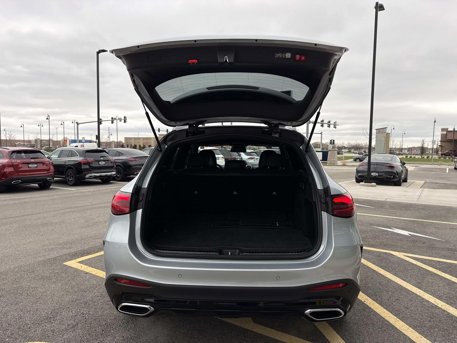 2025 Mercedes-Benz GLC Base - Photo 8