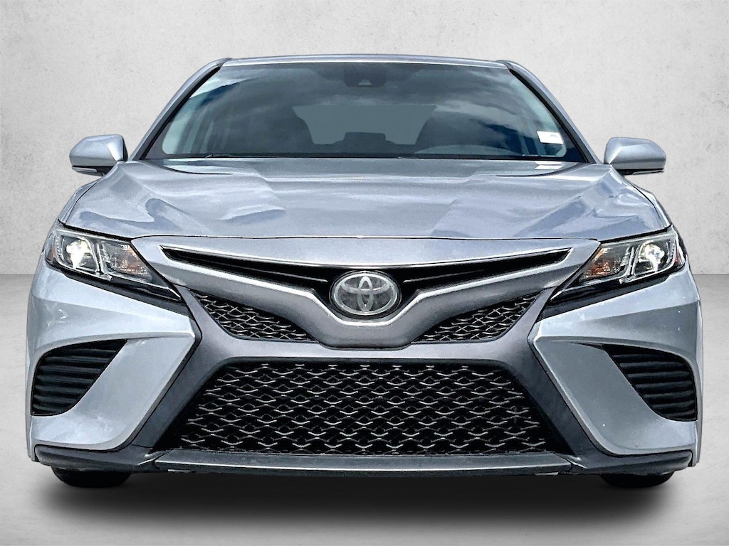Used 2019 Toyota Camry SE Sedan