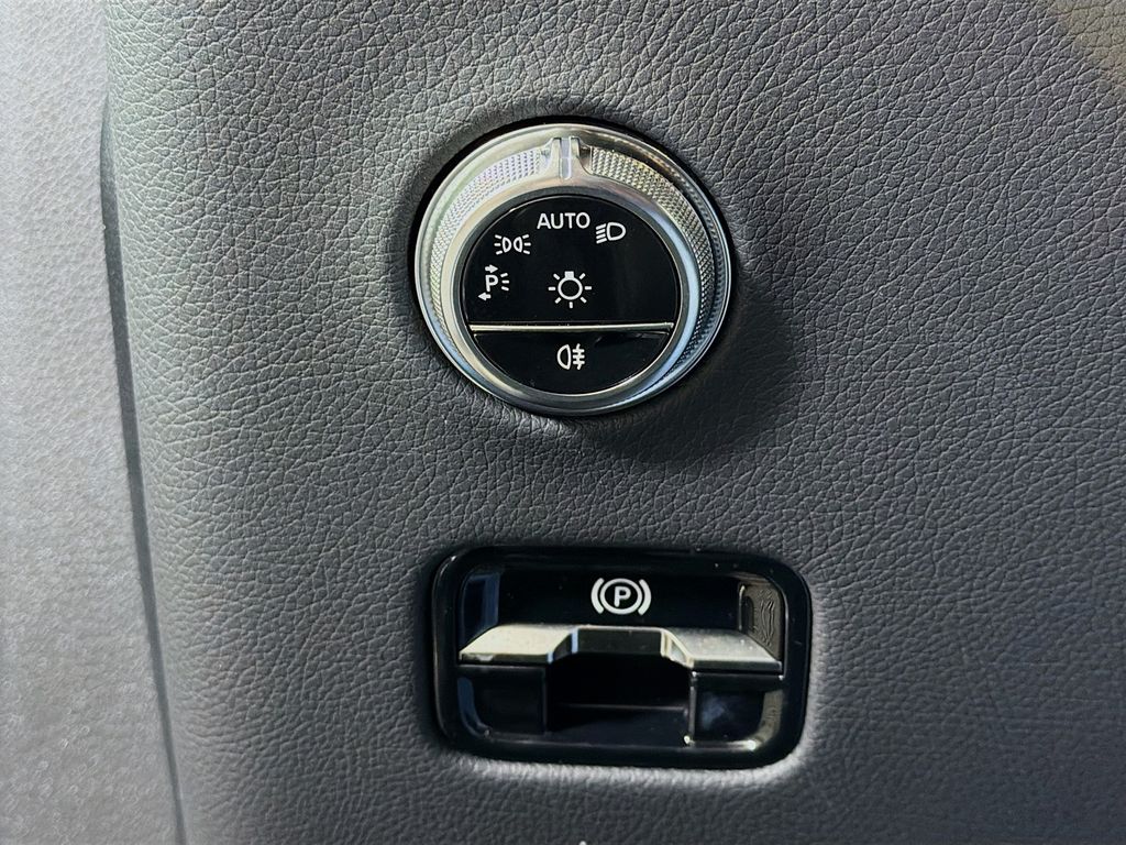2026 Mercedes-Benz GLC Base - Photo 11