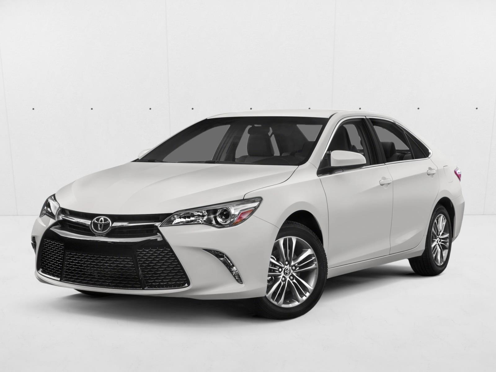 Used 2015 Toyota Camry SE Sedan