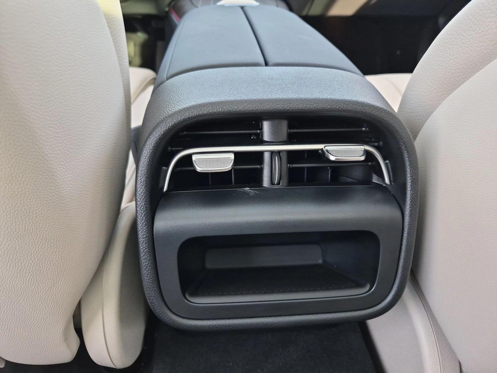 2026 Mercedes-Benz E-Class E350 - Photo 18