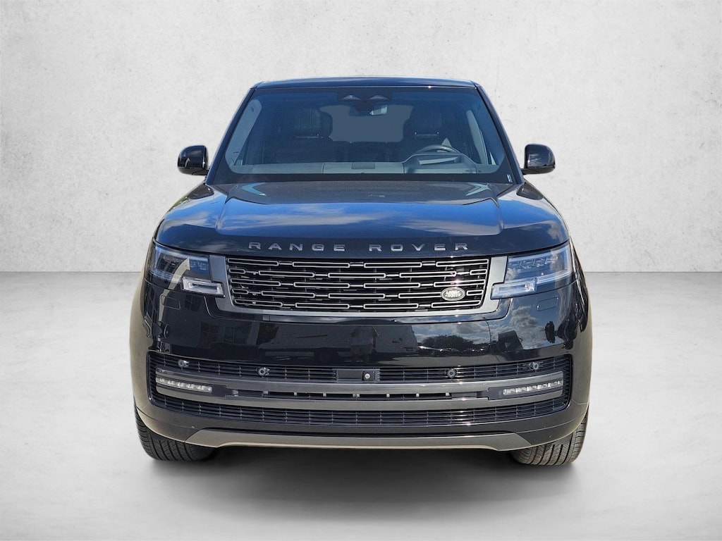 Used 2025 Land Rover Range Rover P400 SE SUV