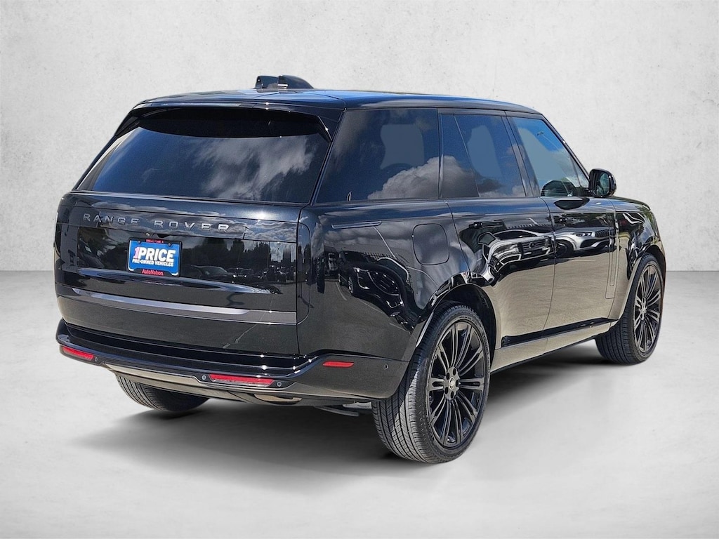 Used 2025 Land Rover Range Rover P400 SE SUV