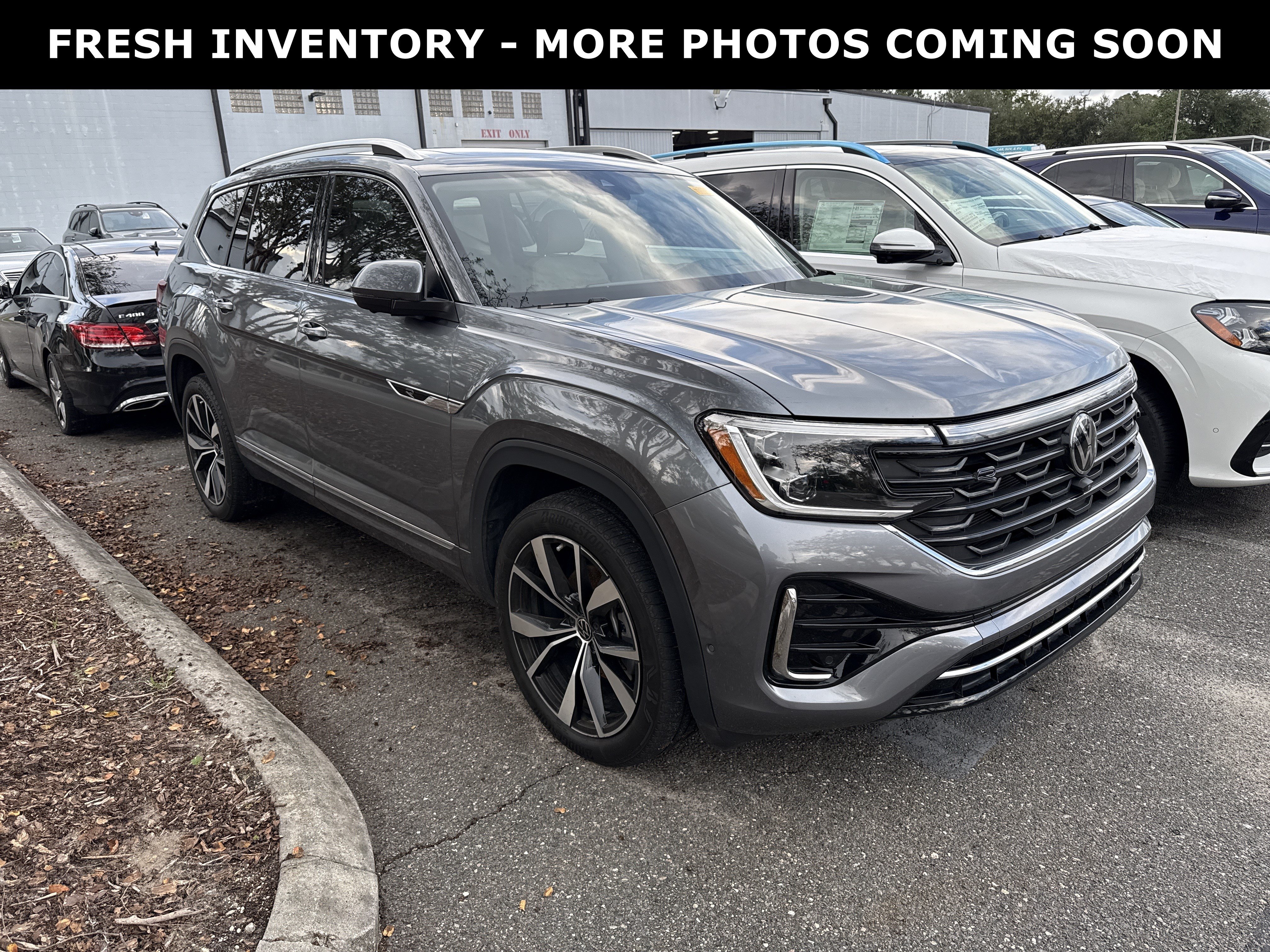Used 2024 Volkswagen Atlas 2.0T SEL Premium R-Line 2.0T SEL Premium R-Line 4MOTION