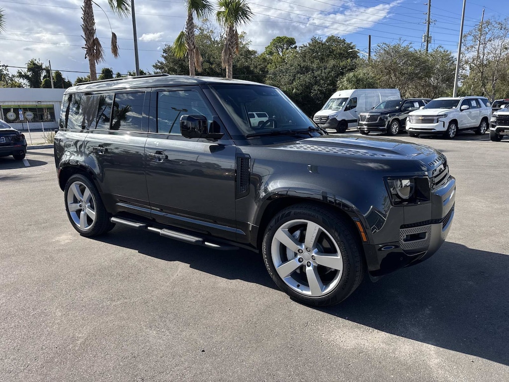 Used 2025 Land Rover Defender 110 X-Dynamic SE SUV