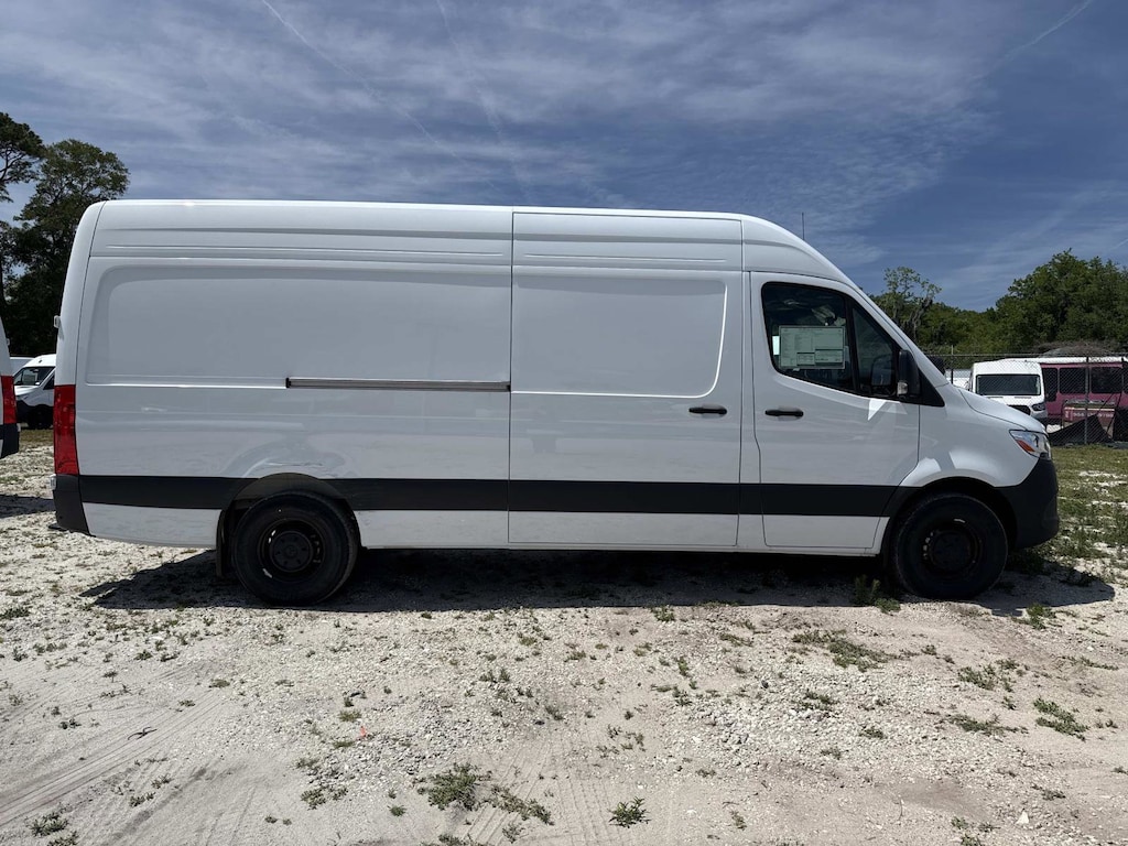New 2026 Mercedes-Benz 2500 High Roof I4 Diesel HO 170 RWD High Roof 4-Cyl Diesel HO 2500 High Roof I4 Diesel HO 170 RWD