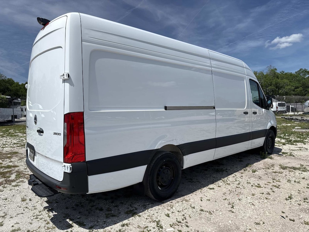 New 2026 Mercedes-Benz 2500 High Roof I4 Diesel HO 170 RWD High Roof 4-Cyl Diesel HO 2500 High Roof I4 Diesel HO 170 RWD