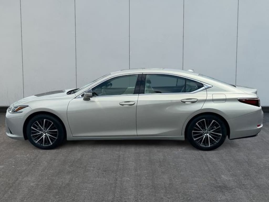 Used 2022 Lexus ES 350 Sedan