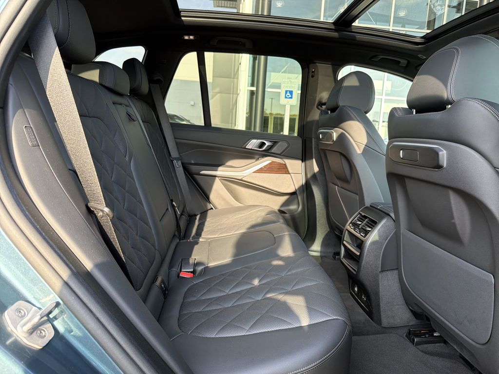 2026 BMW X5 40i - Photo 16