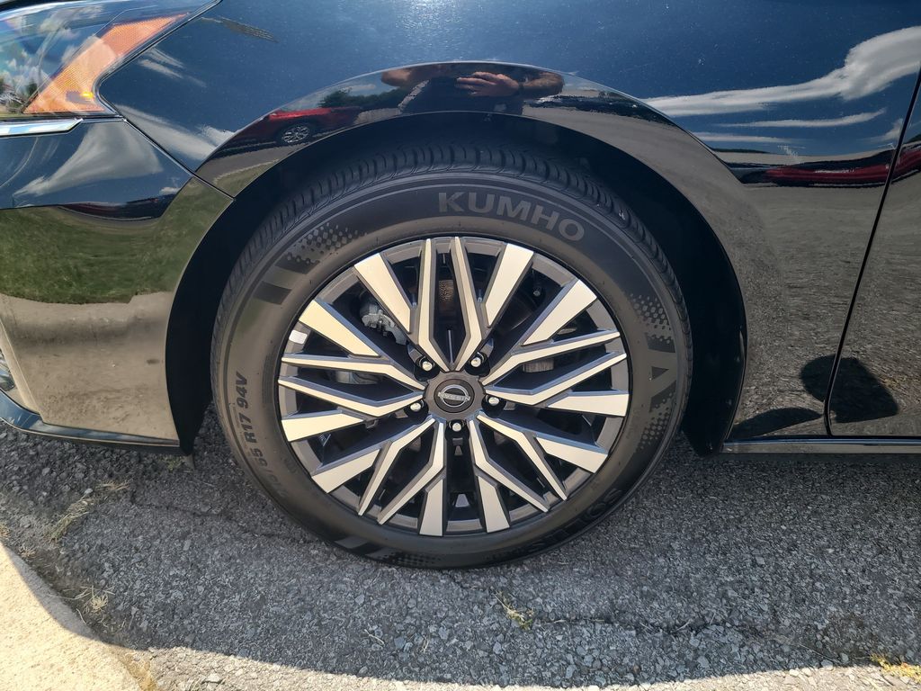 2025 Nissan Altima SV - Photo 8
