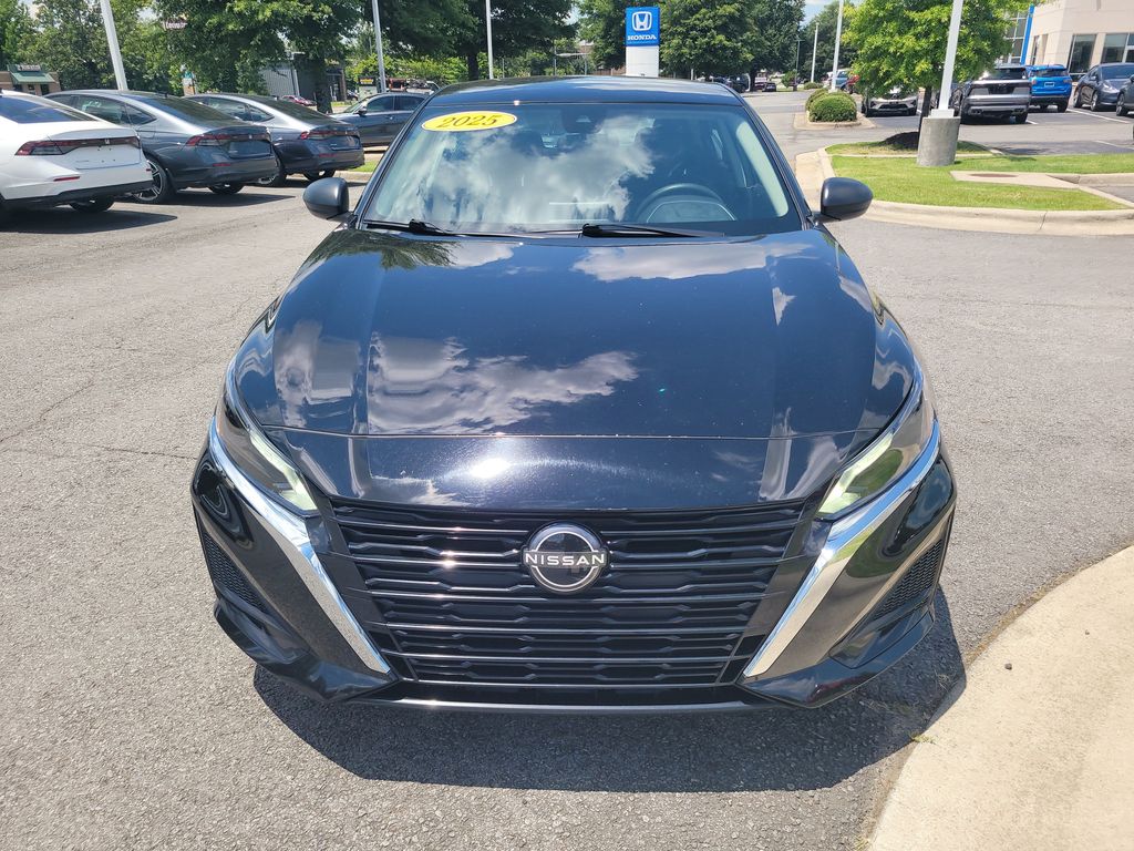 2025 Nissan Altima SV - Photo 7