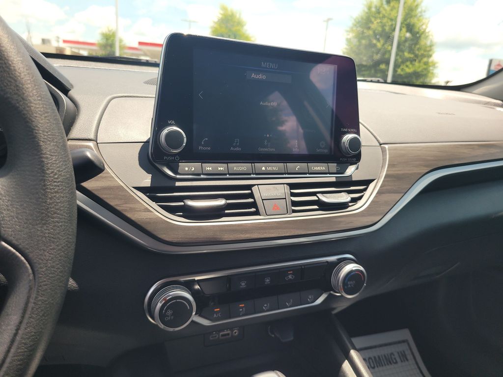 2025 Nissan Altima SV - Photo 17