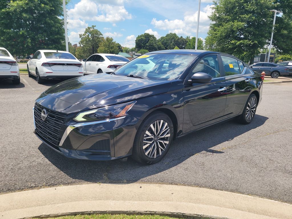 2025 Nissan Altima SV - Photo 6