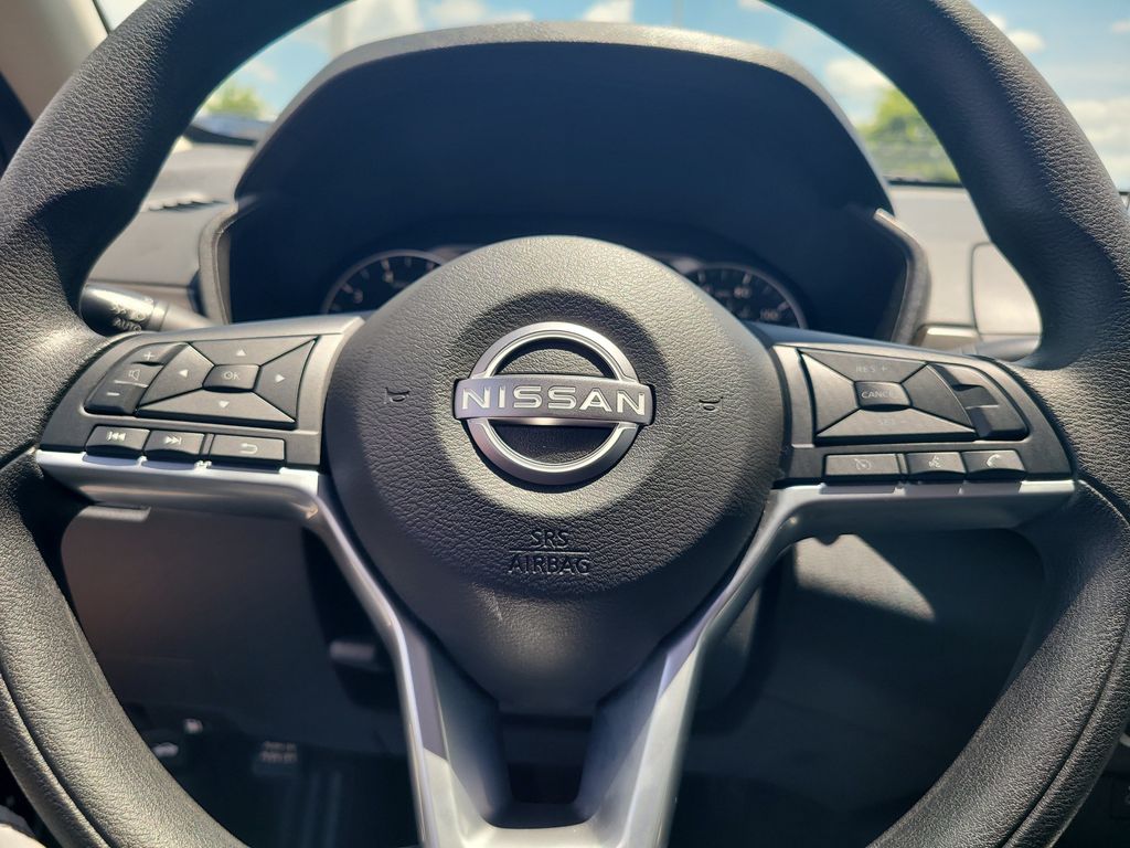 2025 Nissan Altima SV - Photo 12