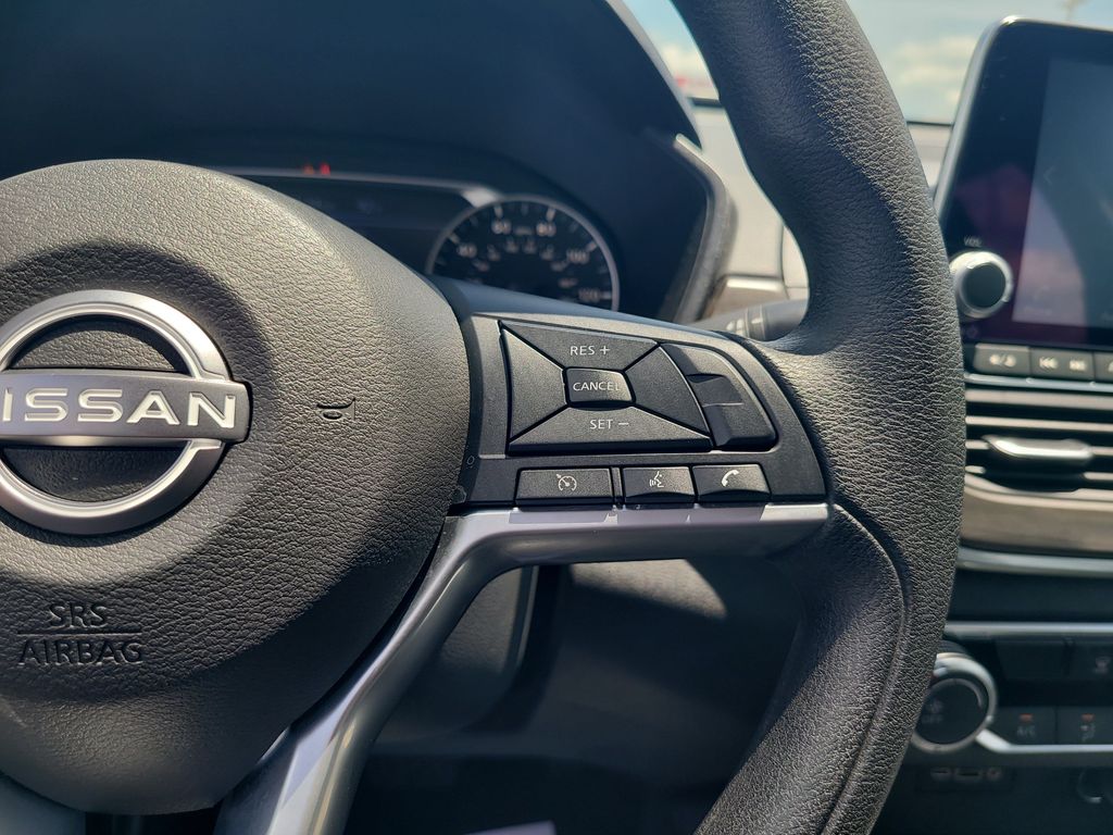 2025 Nissan Altima SV - Photo 14