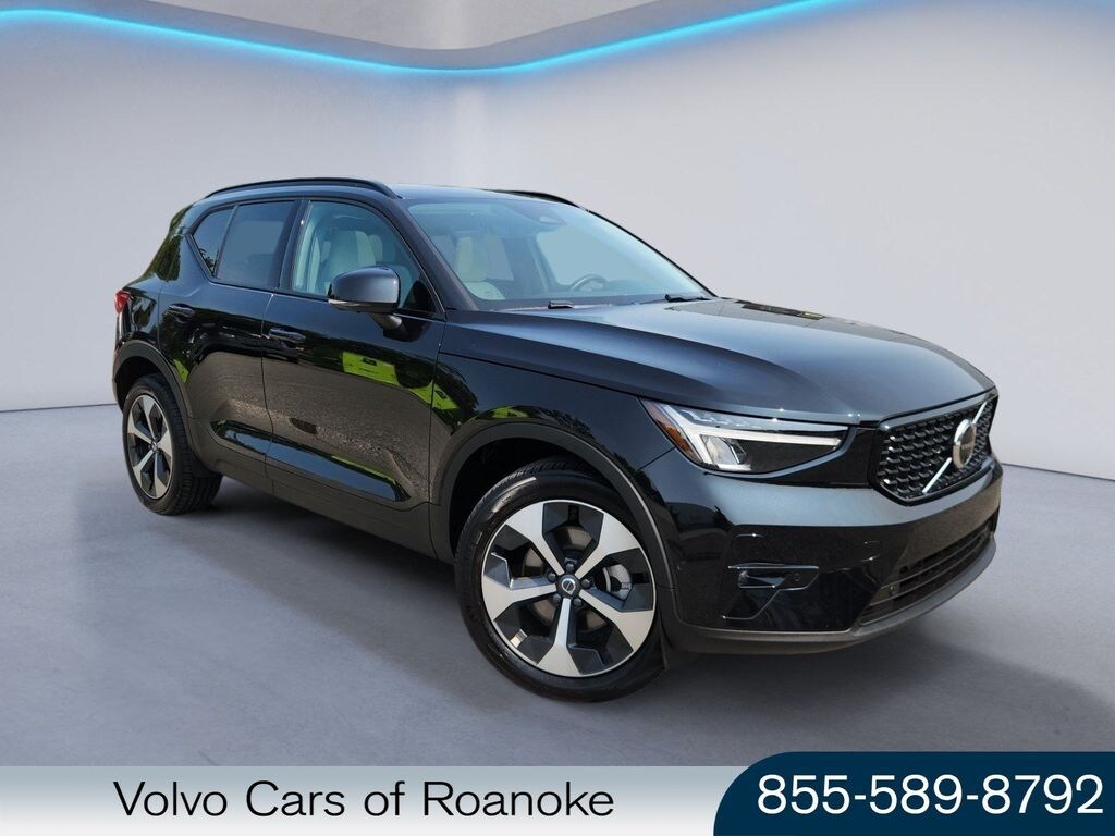 Used 2025 Volvo XC40 B5 Plus Dark Theme Sport Utility