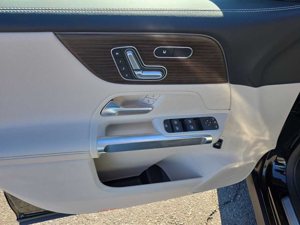 2026 Mercedes-Benz GLB GLB 250 - Photo 11