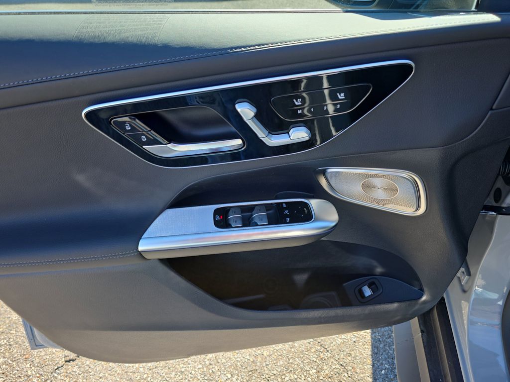 2026 Mercedes-Benz GLC Base - Photo 11