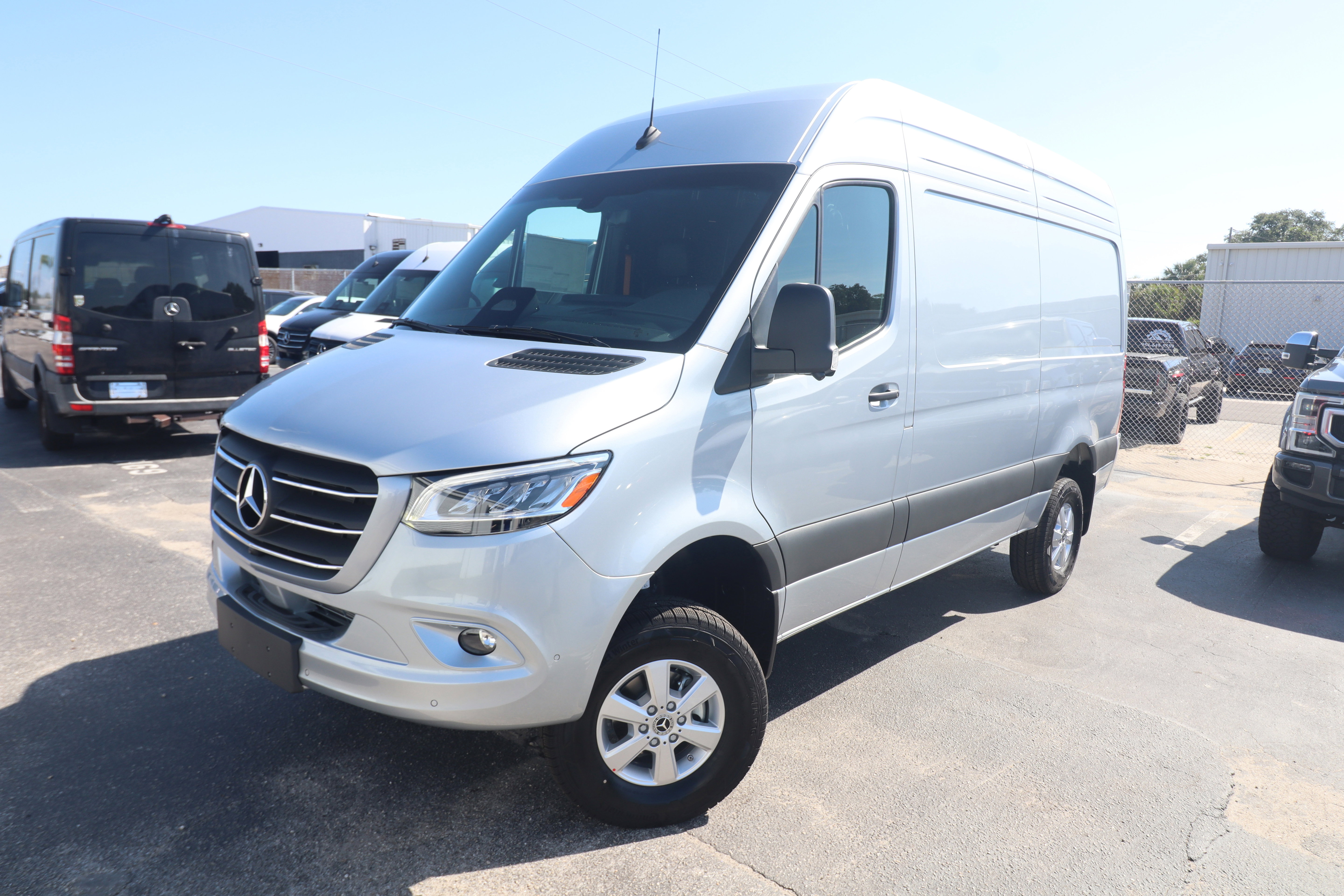  Mercedes-Benz Sprinter Cargo Van