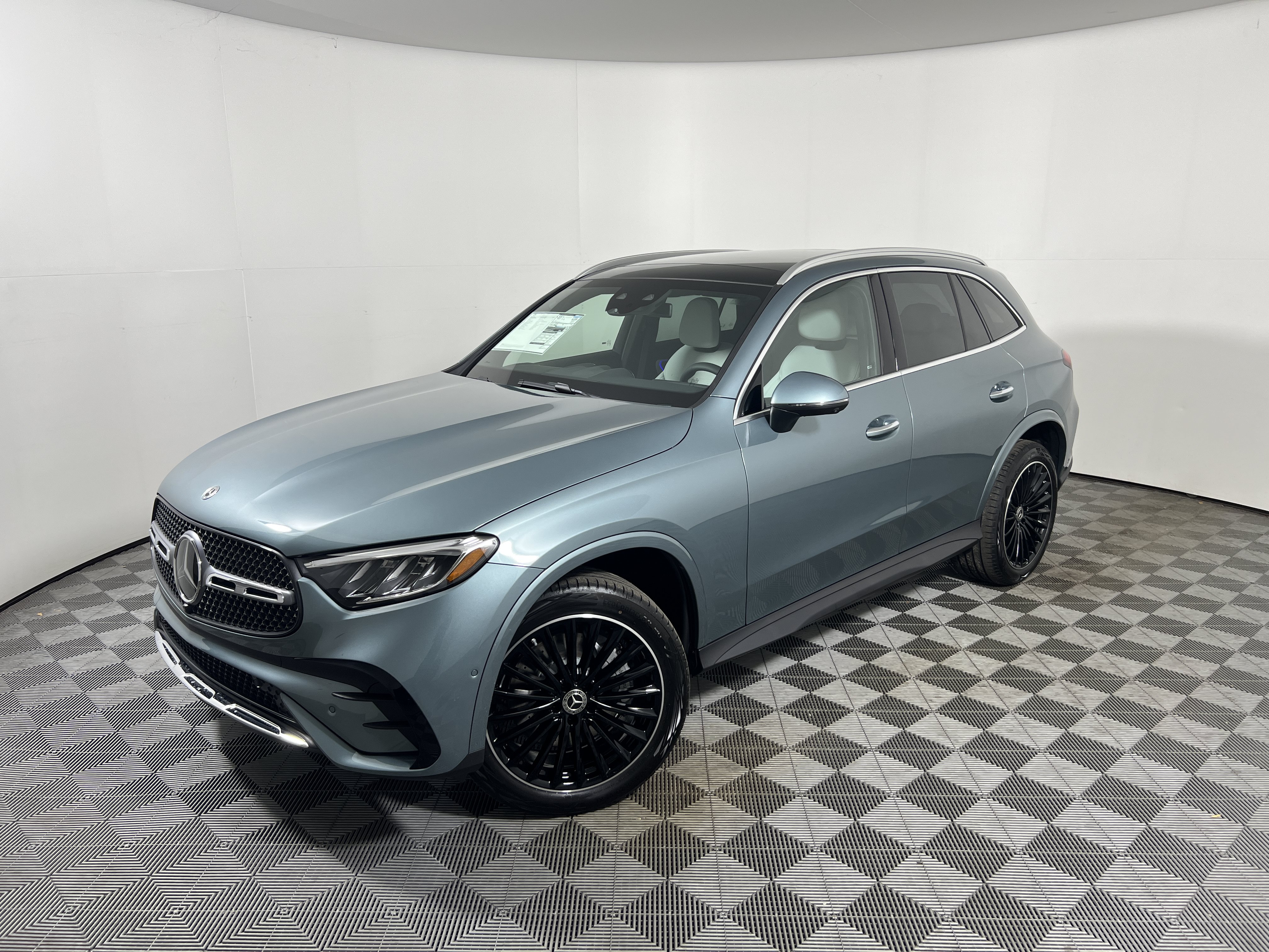  Mercedes-Benz GLC 300