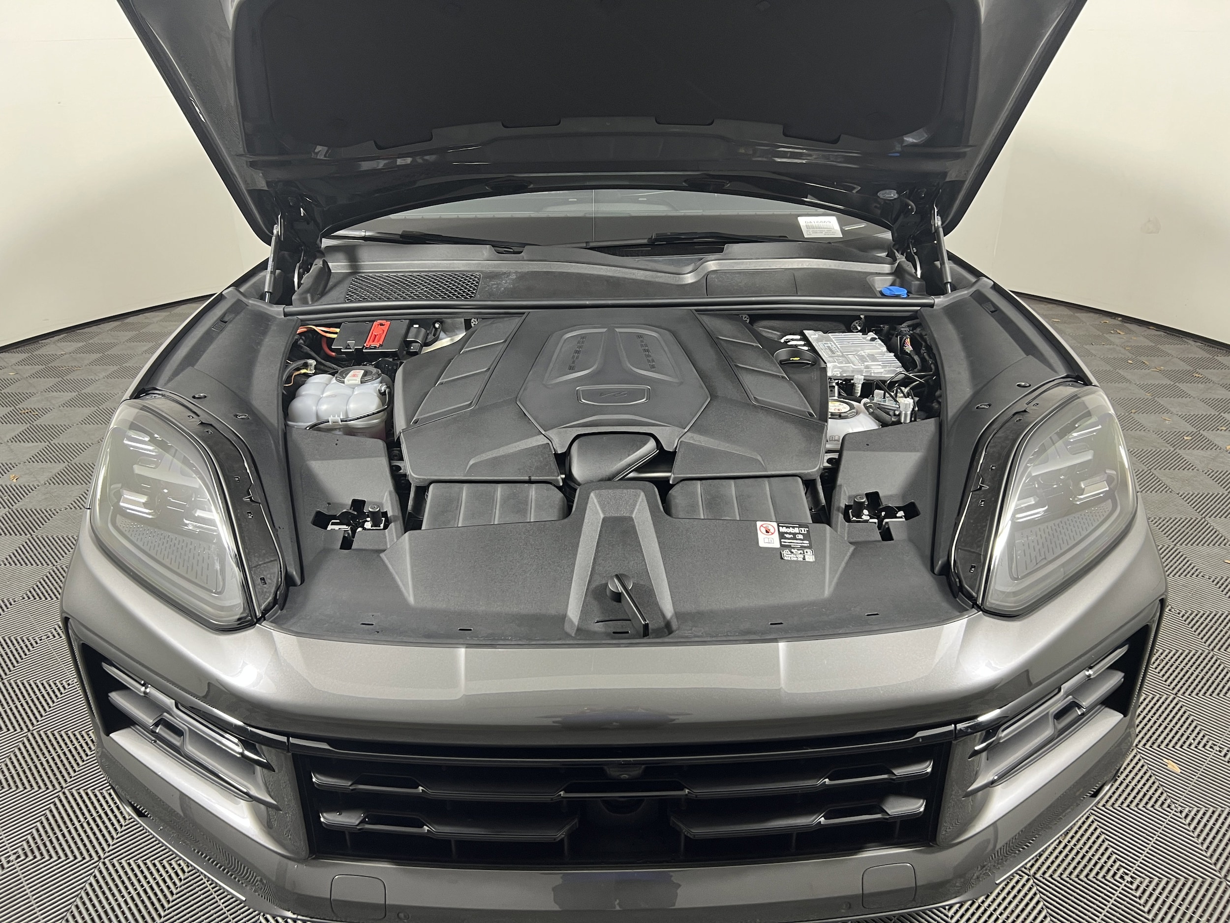 2025 Porsche Cayenne E-Hybrid - Photo 22