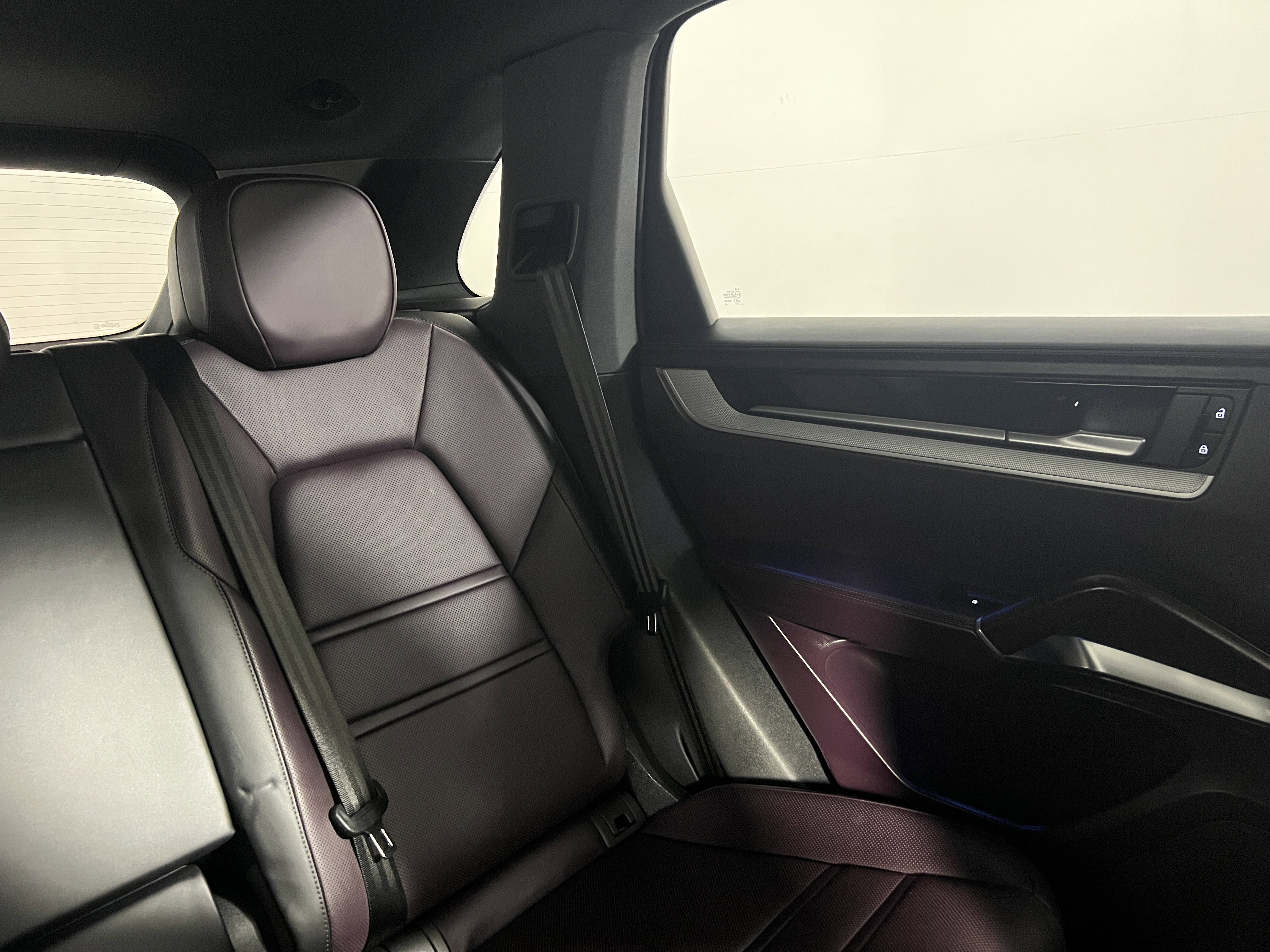 2025 Porsche Cayenne E-Hybrid - Photo 17