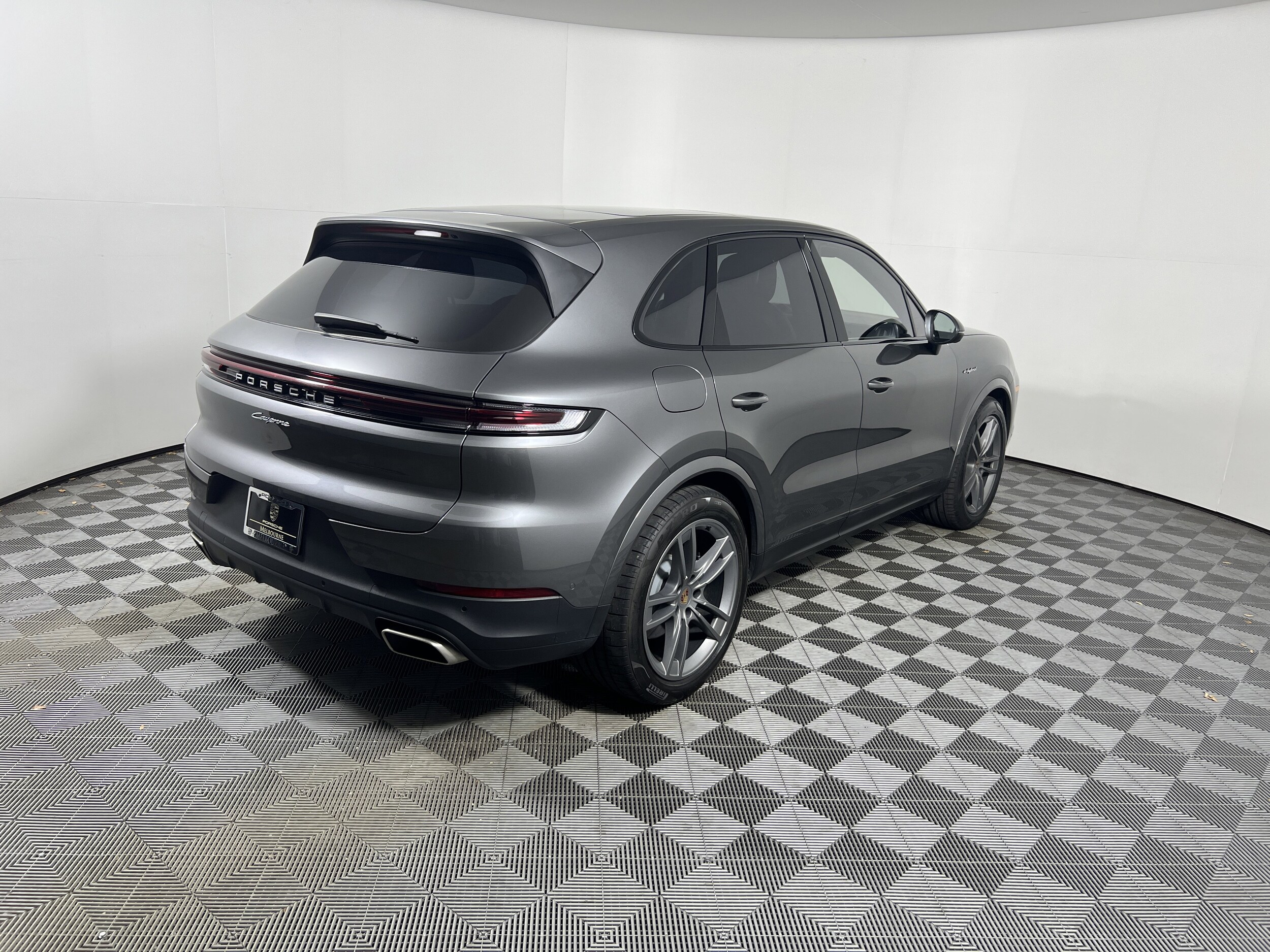 2025 Porsche Cayenne E-Hybrid - Photo 7