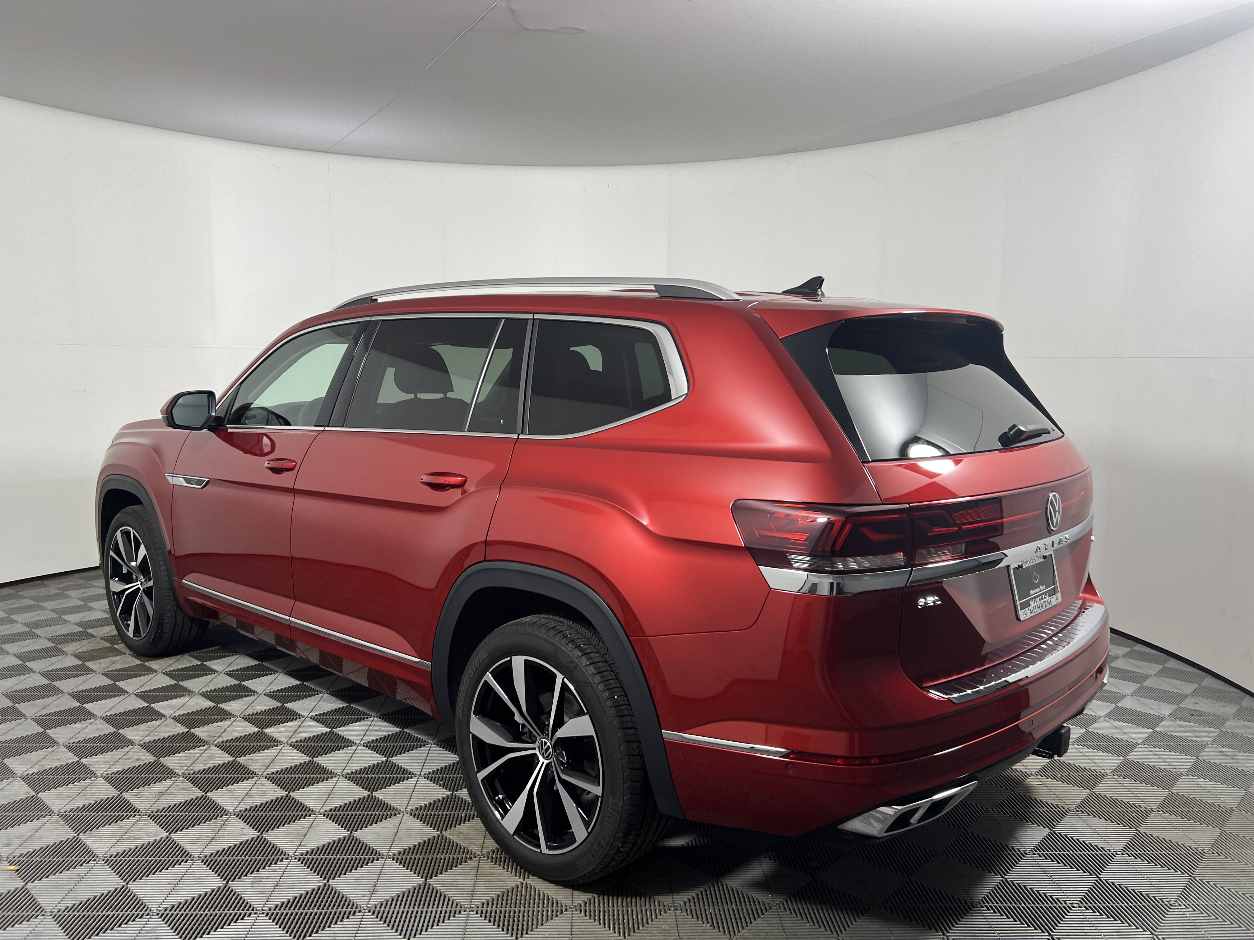 Used 2024 Volkswagen Atlas 2.0T SEL Premium R-Line 4MOTION SUV