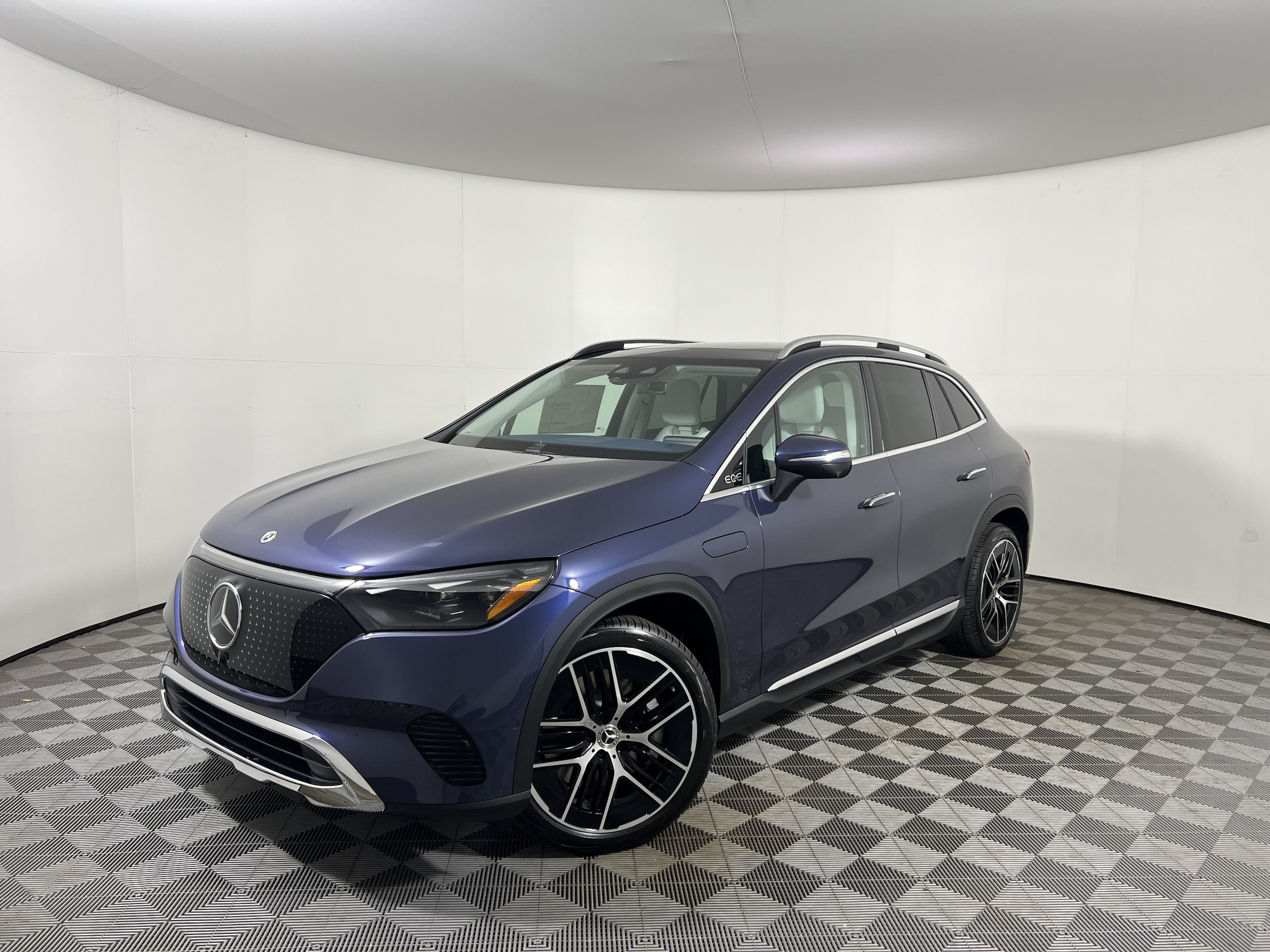 2027 Mercedes-Benz EQE SUV