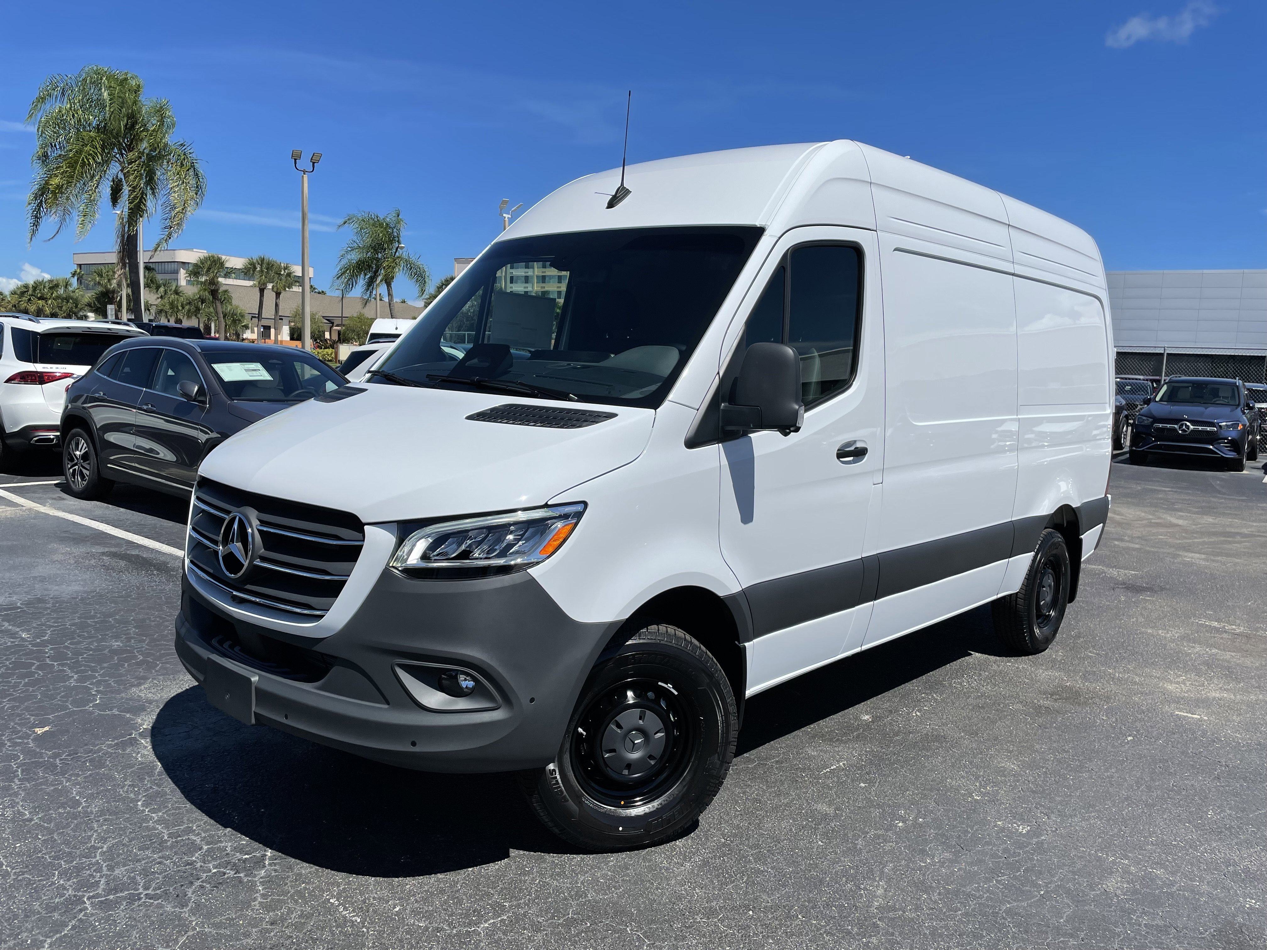  Mercedes-Benz Sprinter Cargo Van