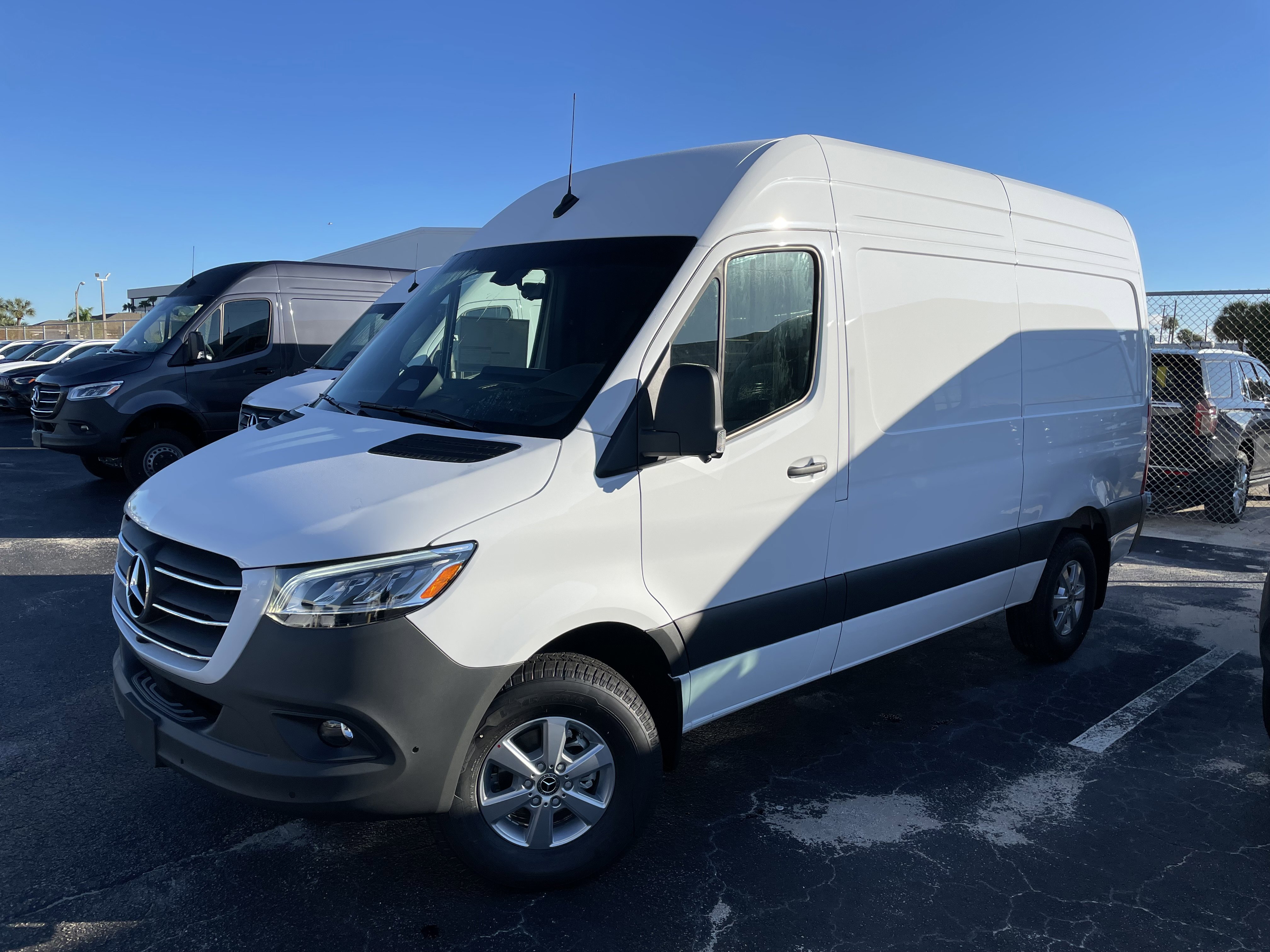  Mercedes-Benz Sprinter Cargo Van