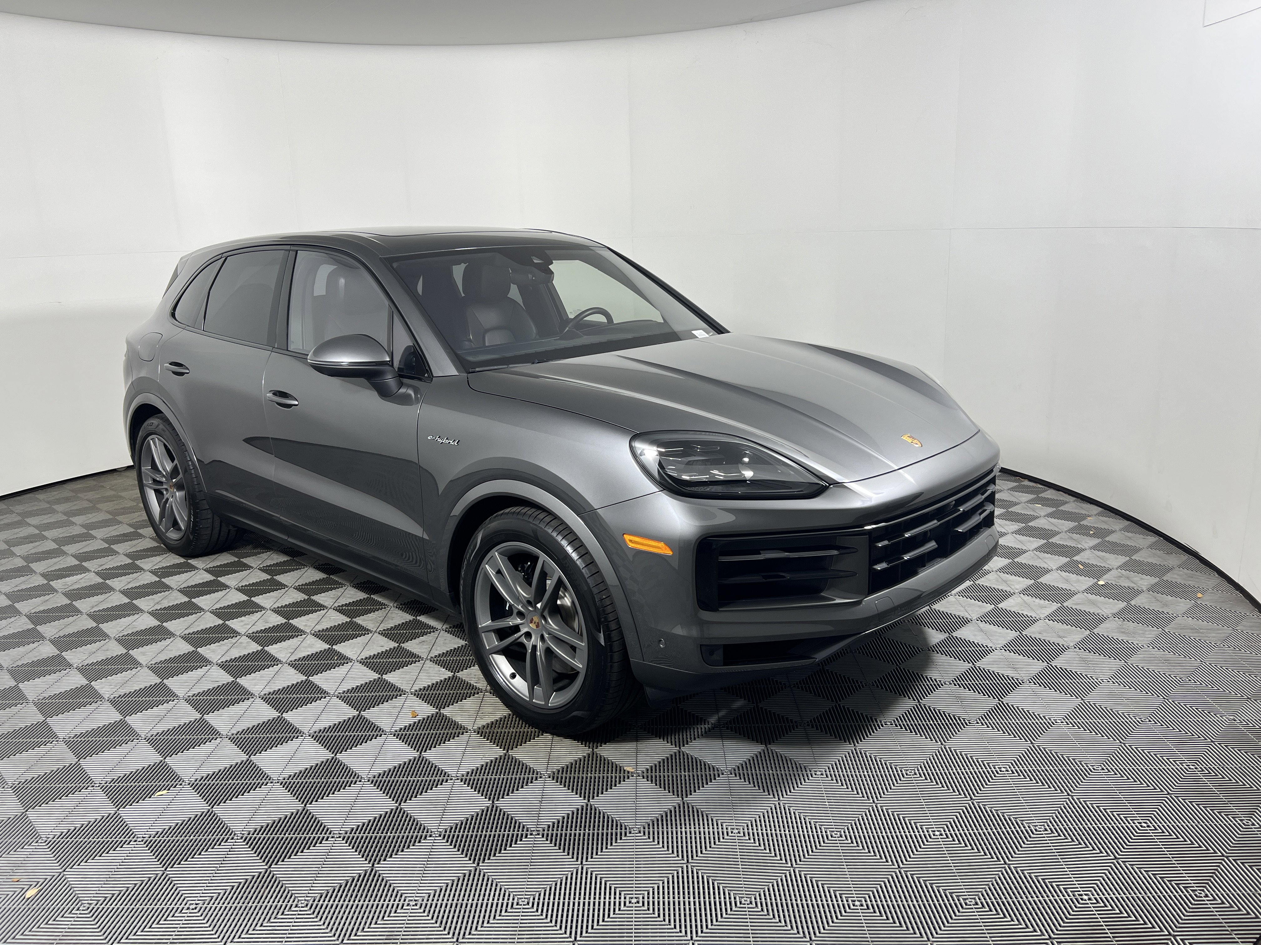 2025 Porsche Cayenne E-Hybrid - Photo 9