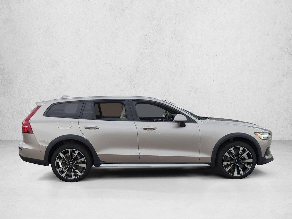 Used 2024 Volvo V60 B5 Ultimate Wagon