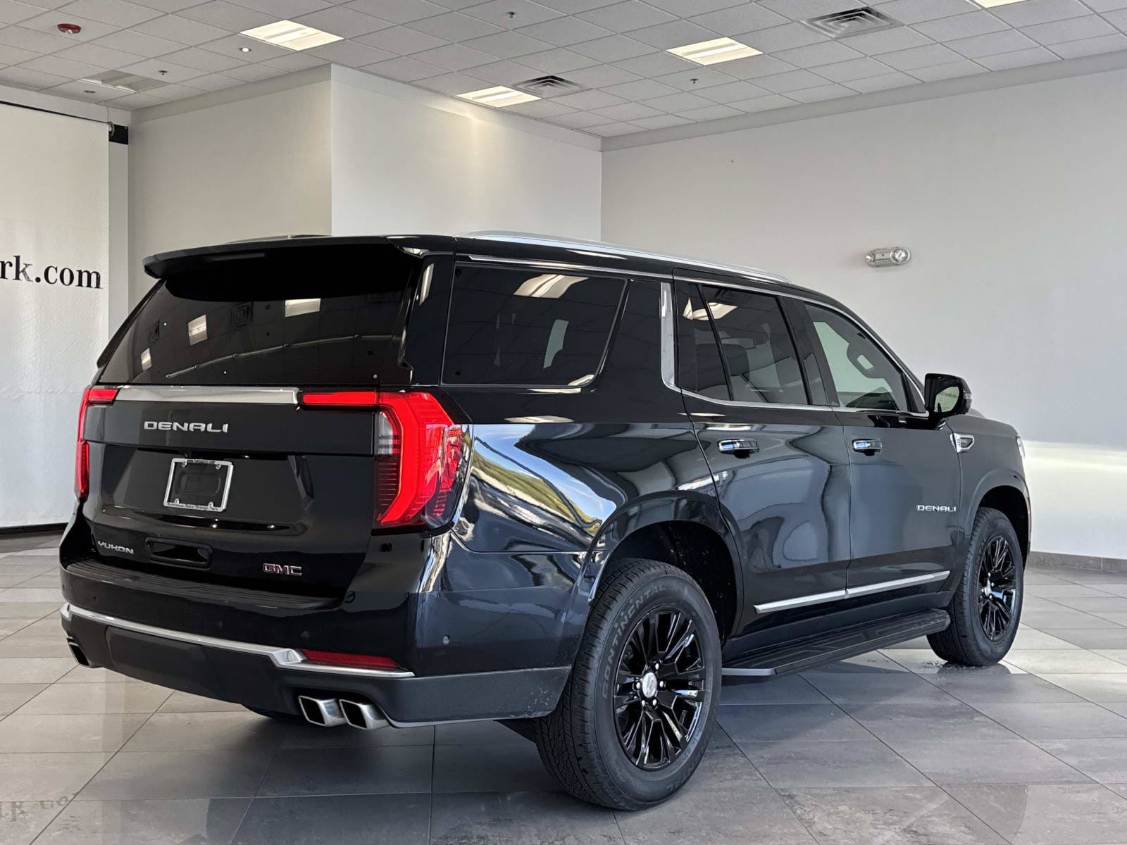 2025 GMC Yukon Denali - Photo 33