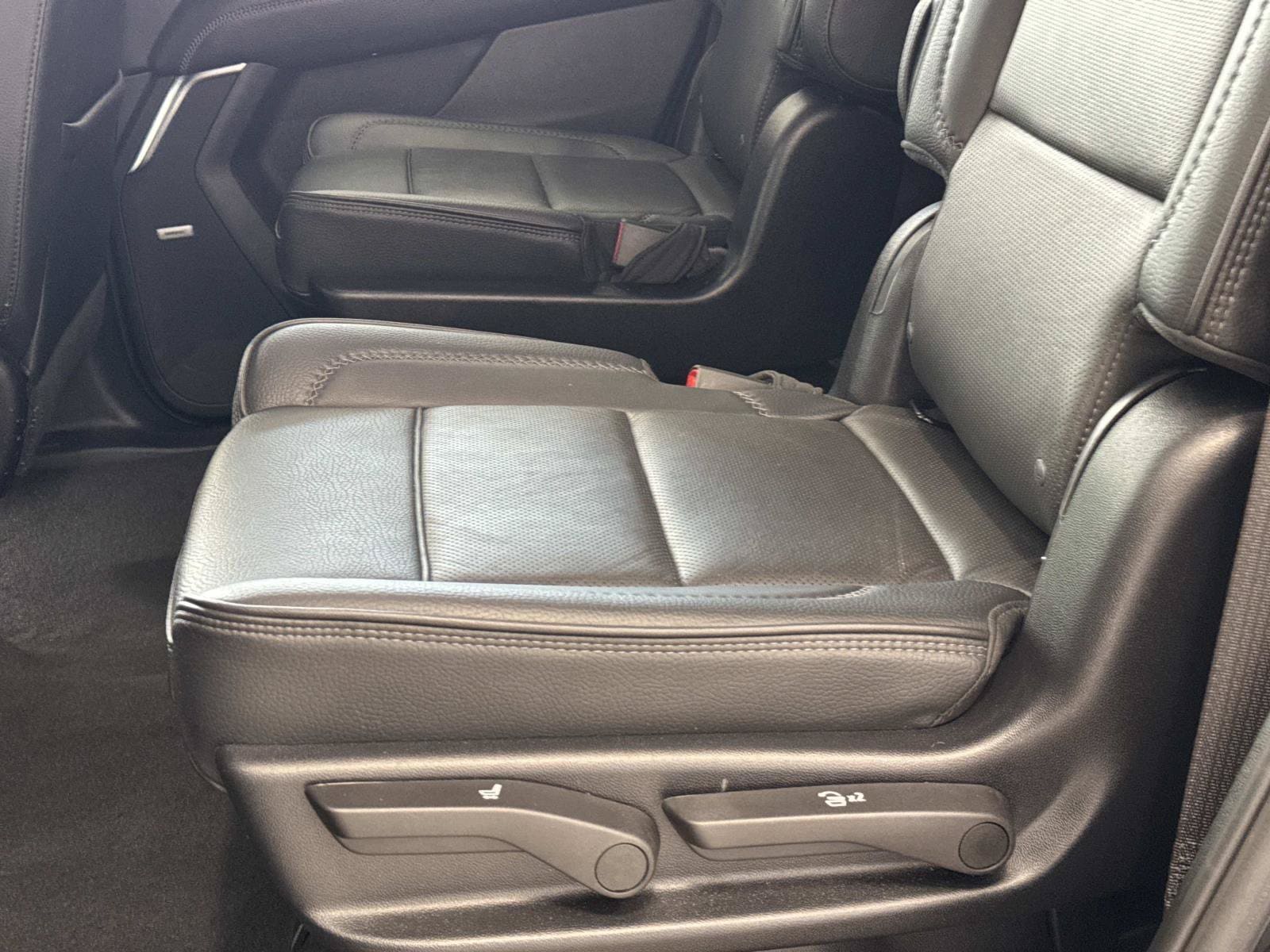 2025 GMC Yukon Denali - Photo 5