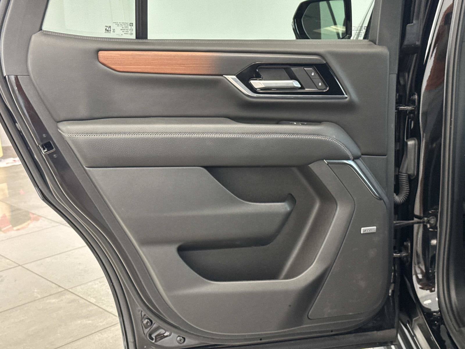 2025 GMC Yukon Denali - Photo 4