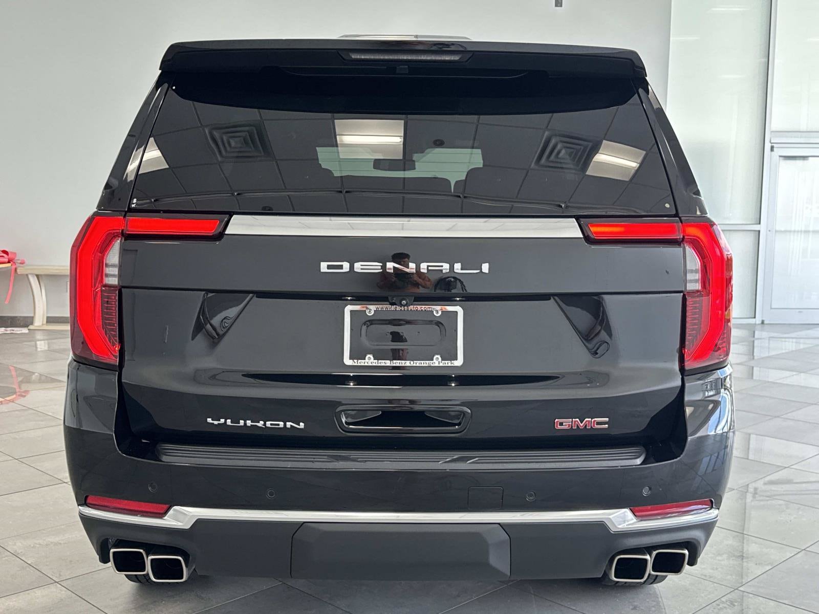 2025 GMC Yukon Denali - Photo 24