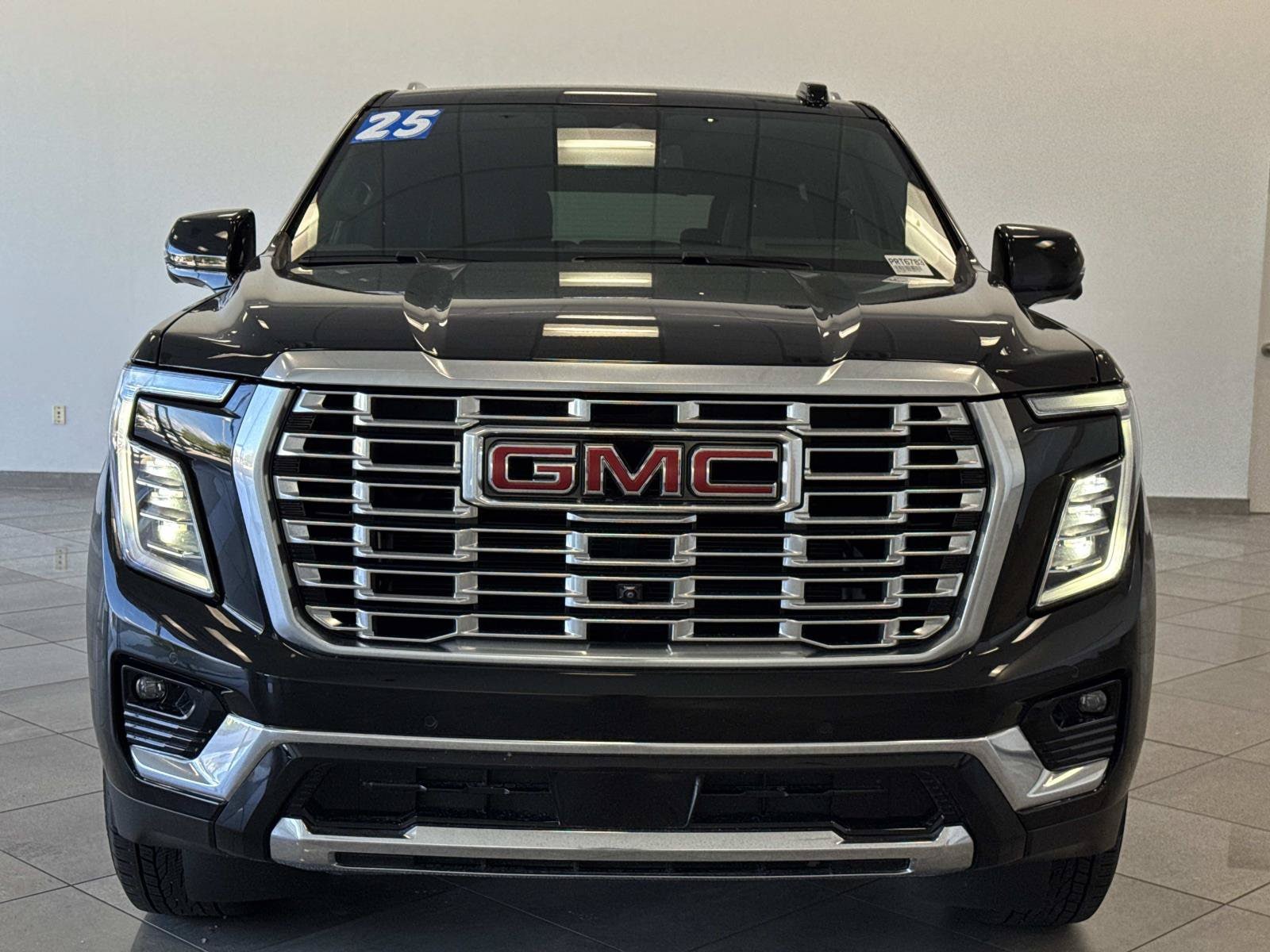 2025 GMC Yukon Denali - Photo 37