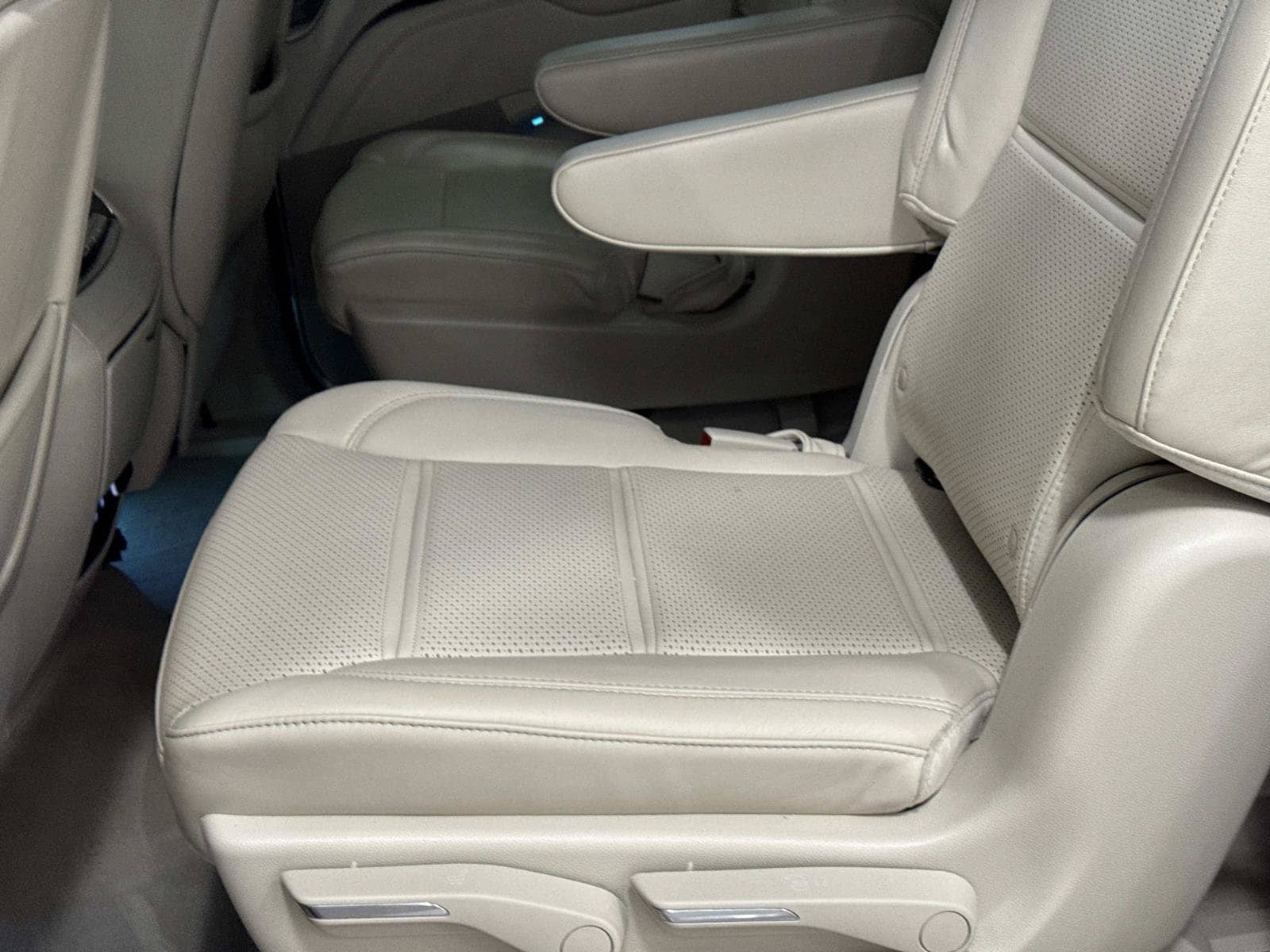 2024 Cadillac Escalade Sport Platinum - Photo 5