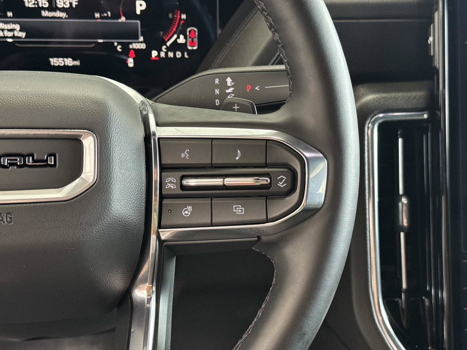 2025 GMC Yukon Denali - Photo 21