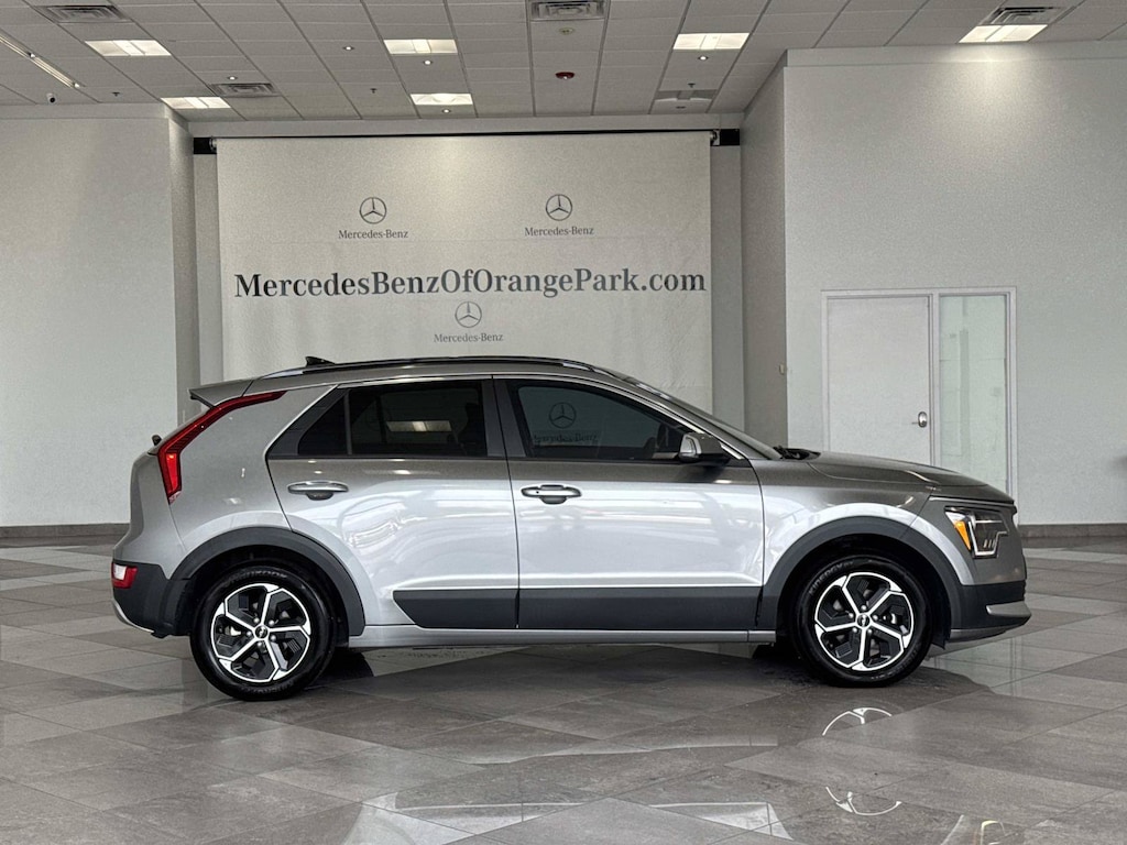 Used 2023 Kia Niro EX SUV