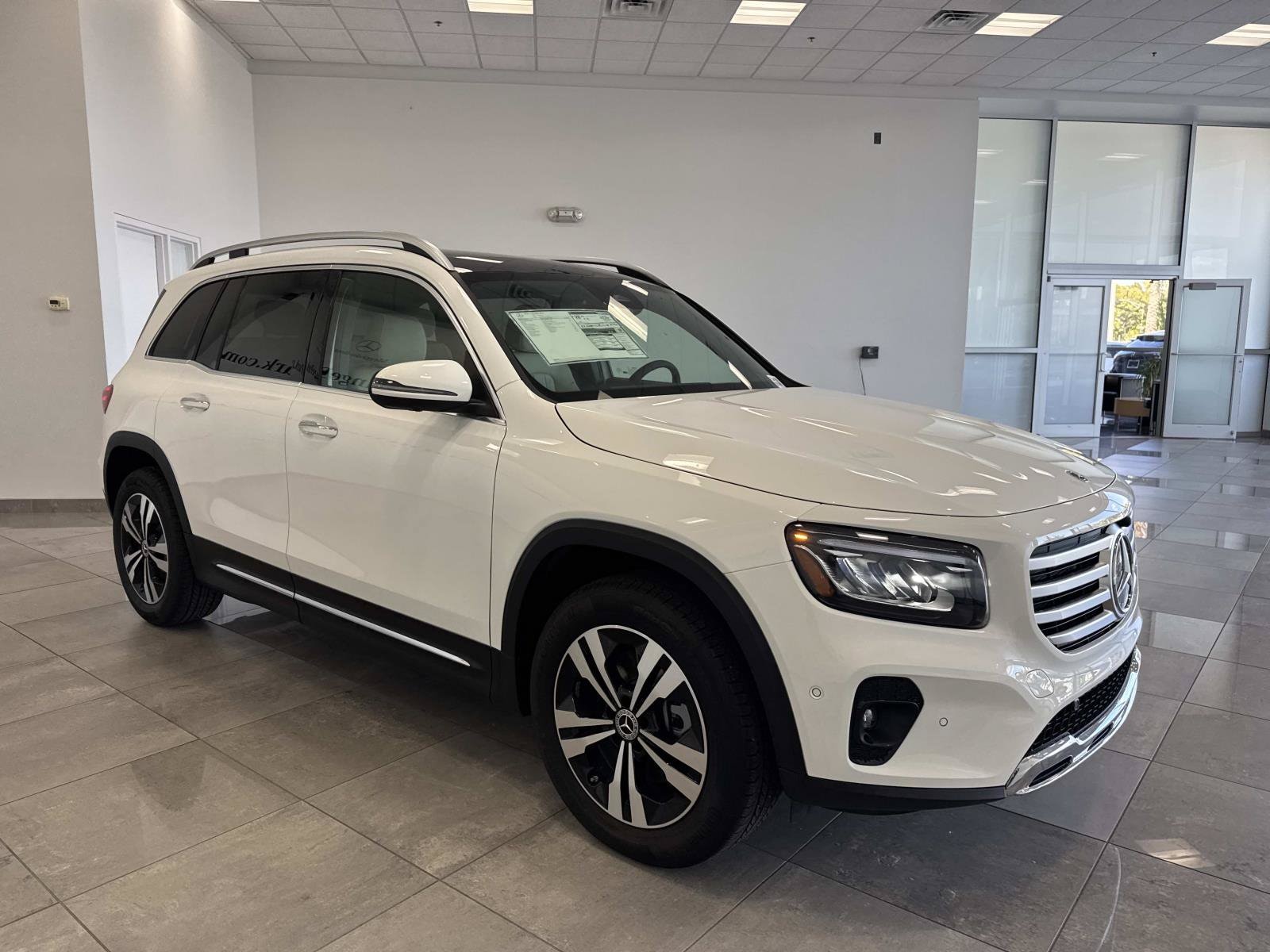 2026 Mercedes-Benz GLB GLB 250 - Photo 3