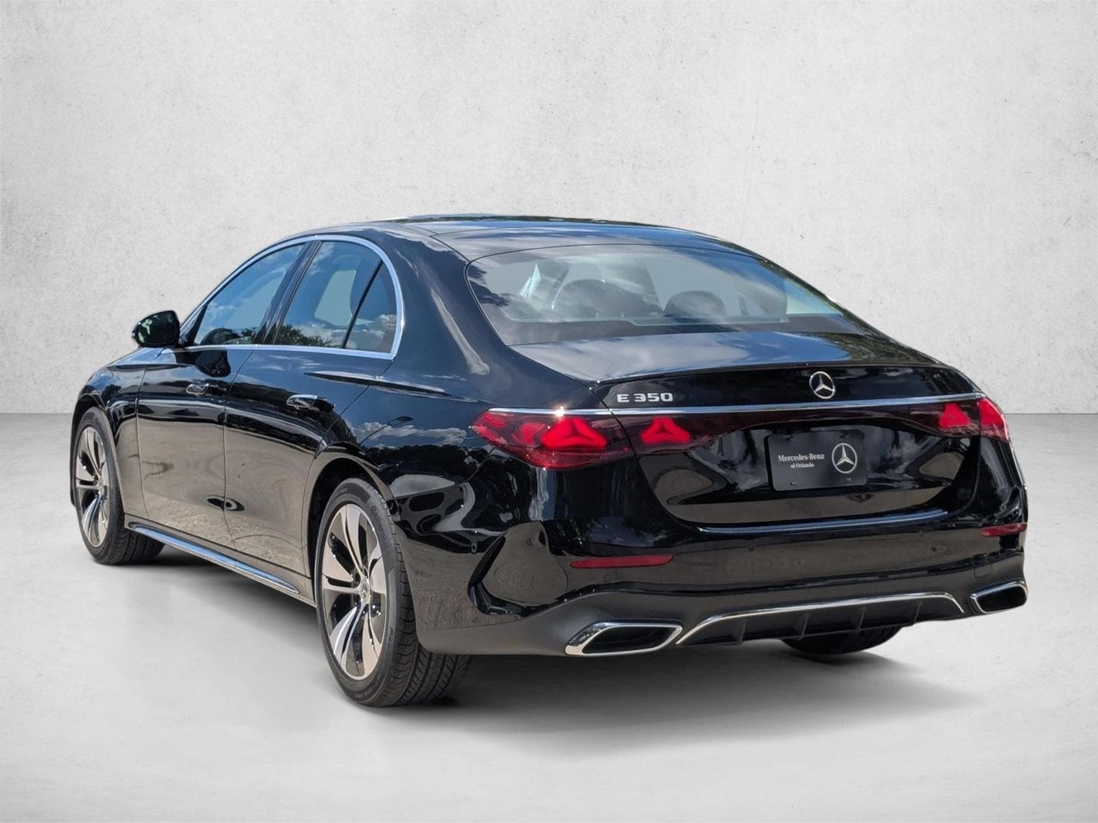 2026 Mercedes-Benz E-Class E350 - Photo 9