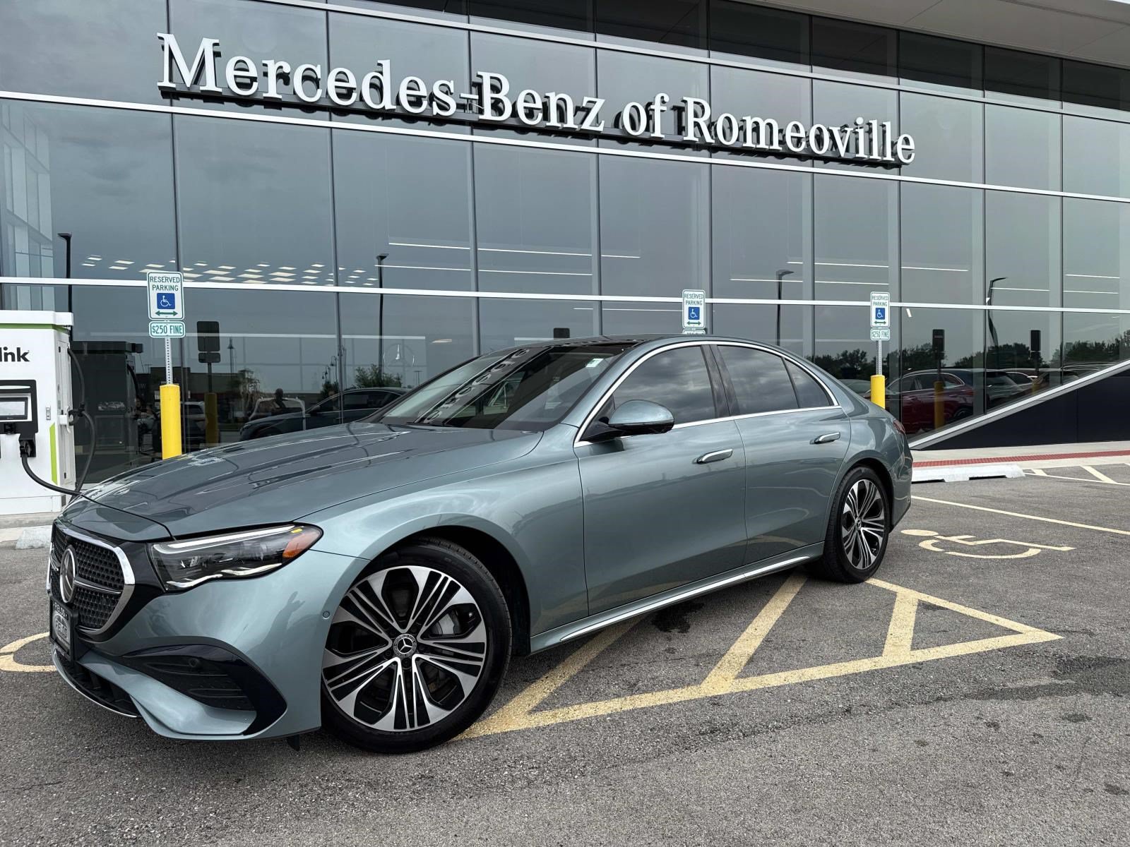  Mercedes-Benz E-Class