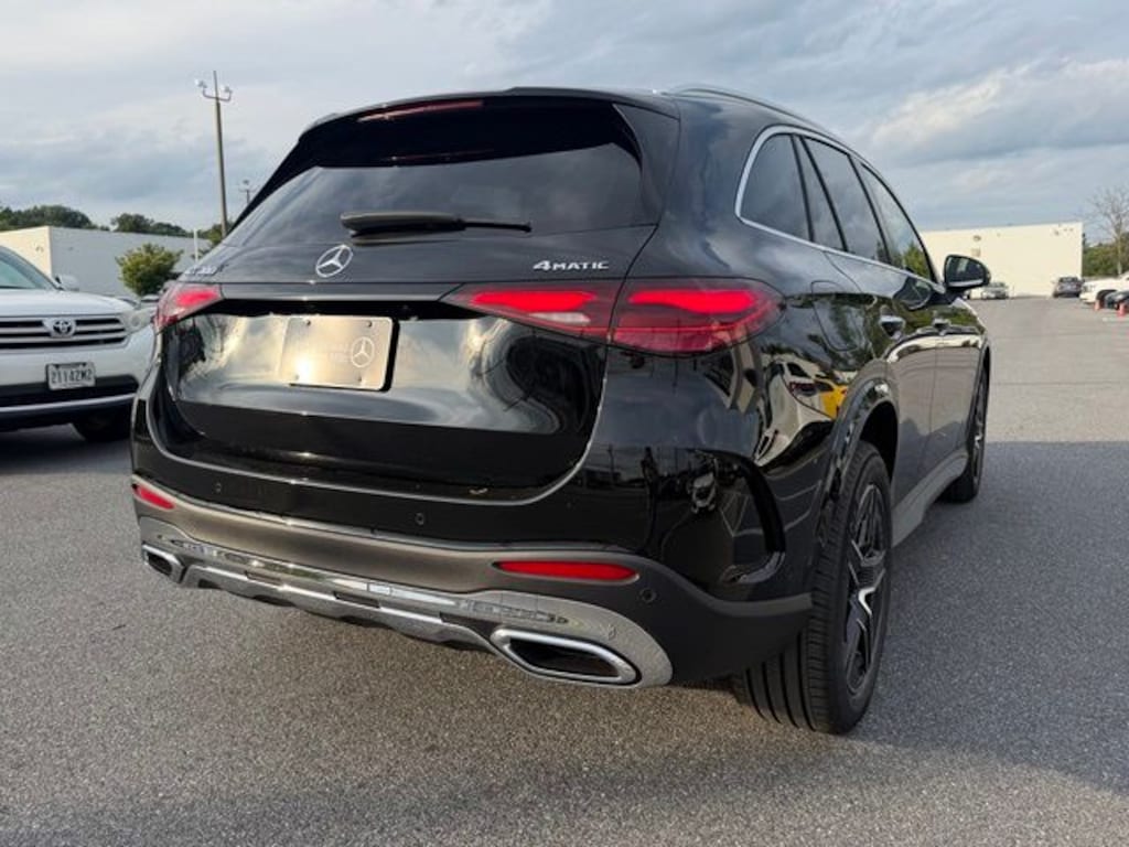 New 2027 Mercedes-Benz GLC 300 4MATIC SUV