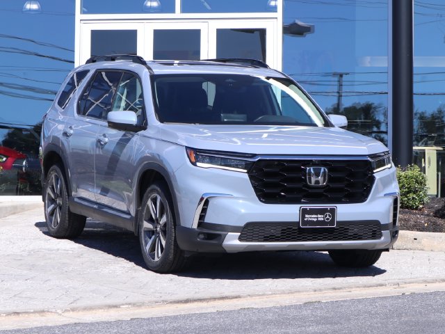 Used 2023 Honda Pilot Elite AWD SUV