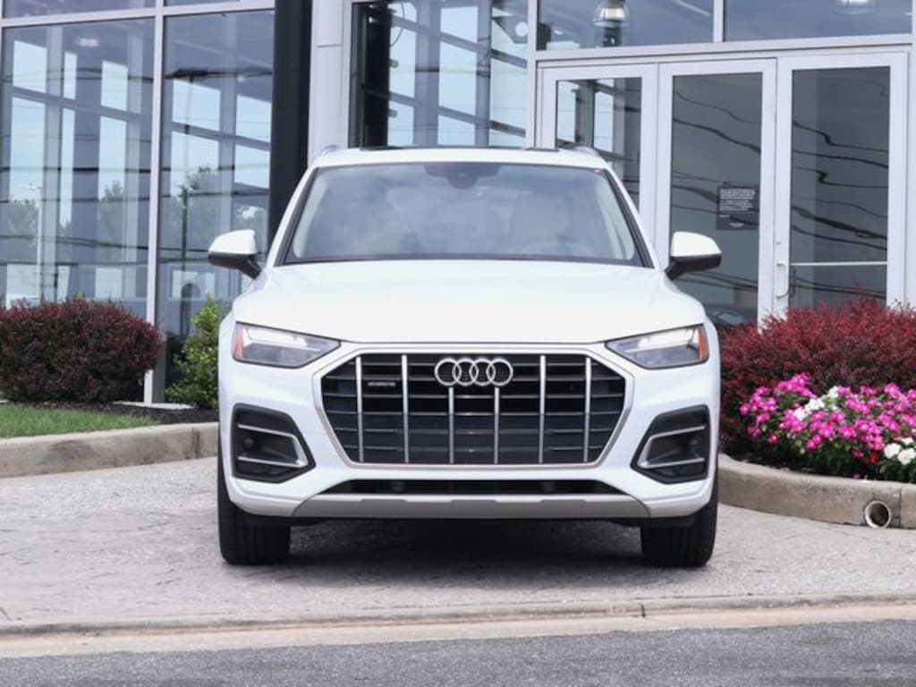 Used 2024 Audi Q5 40 Premium quattro SUV