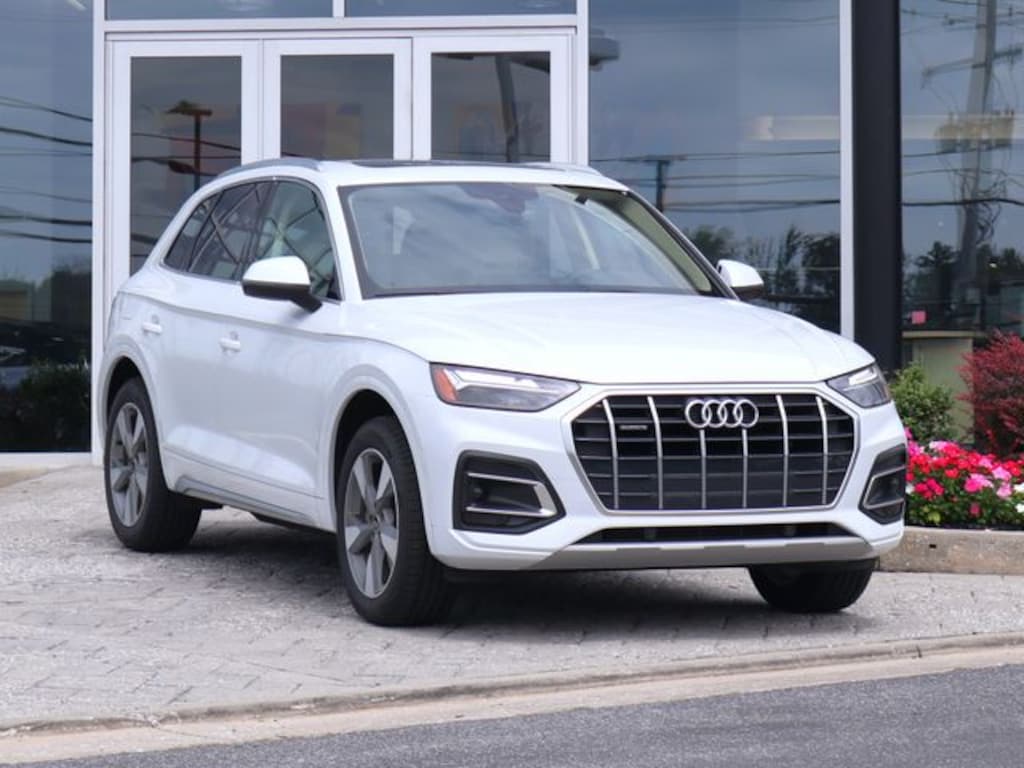 Used 2024 Audi Q5 40 Premium quattro SUV