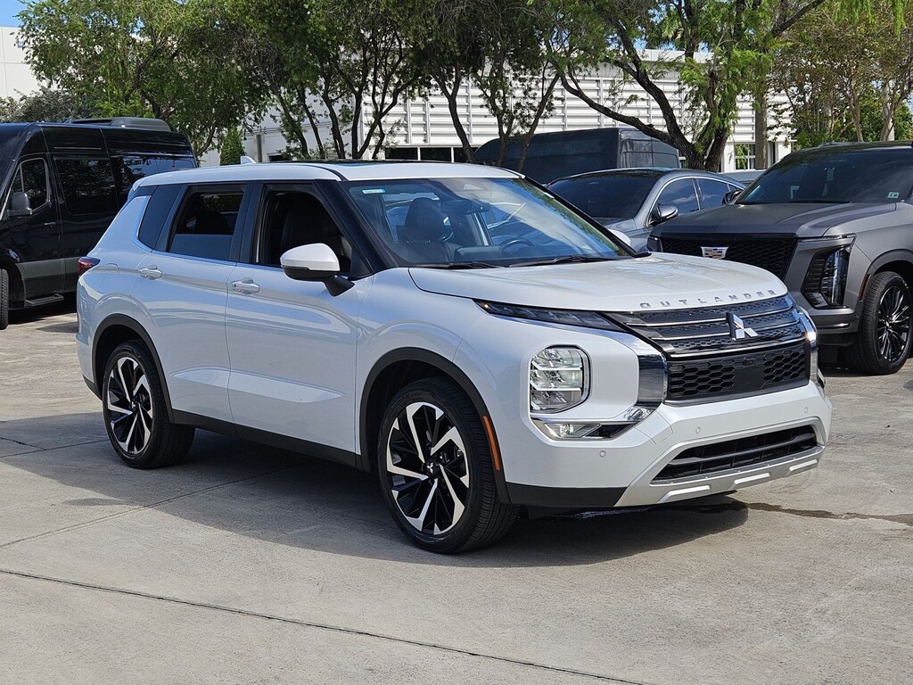 Used 2023 Mitsubishi Outlander SE Special Edition SUV